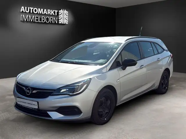 Opel Astra view 4