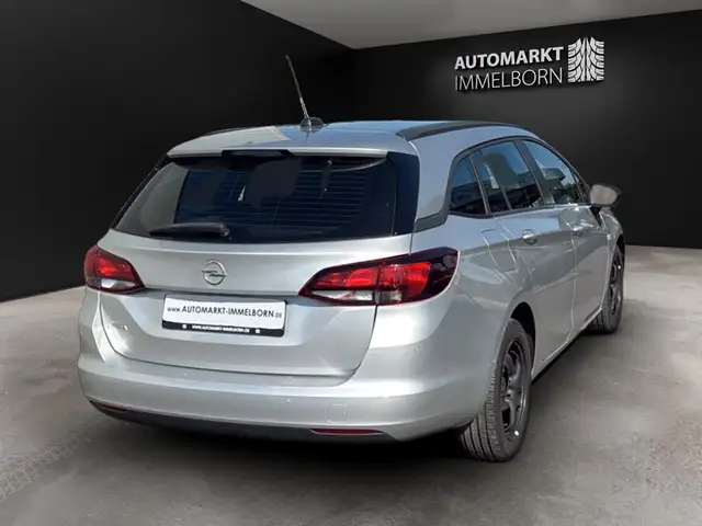 Opel Astra view 7