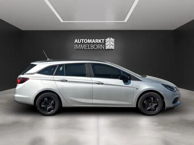 Opel Astra view 9