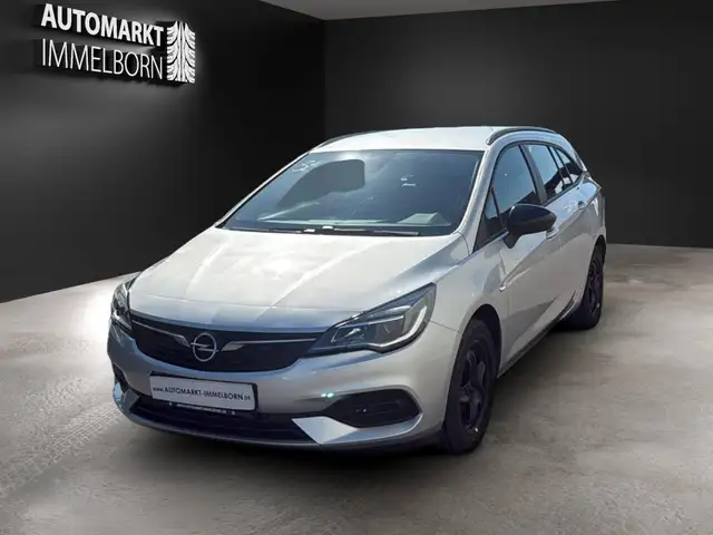 Opel Astra view 3