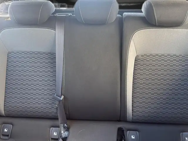Opel Astra view 15