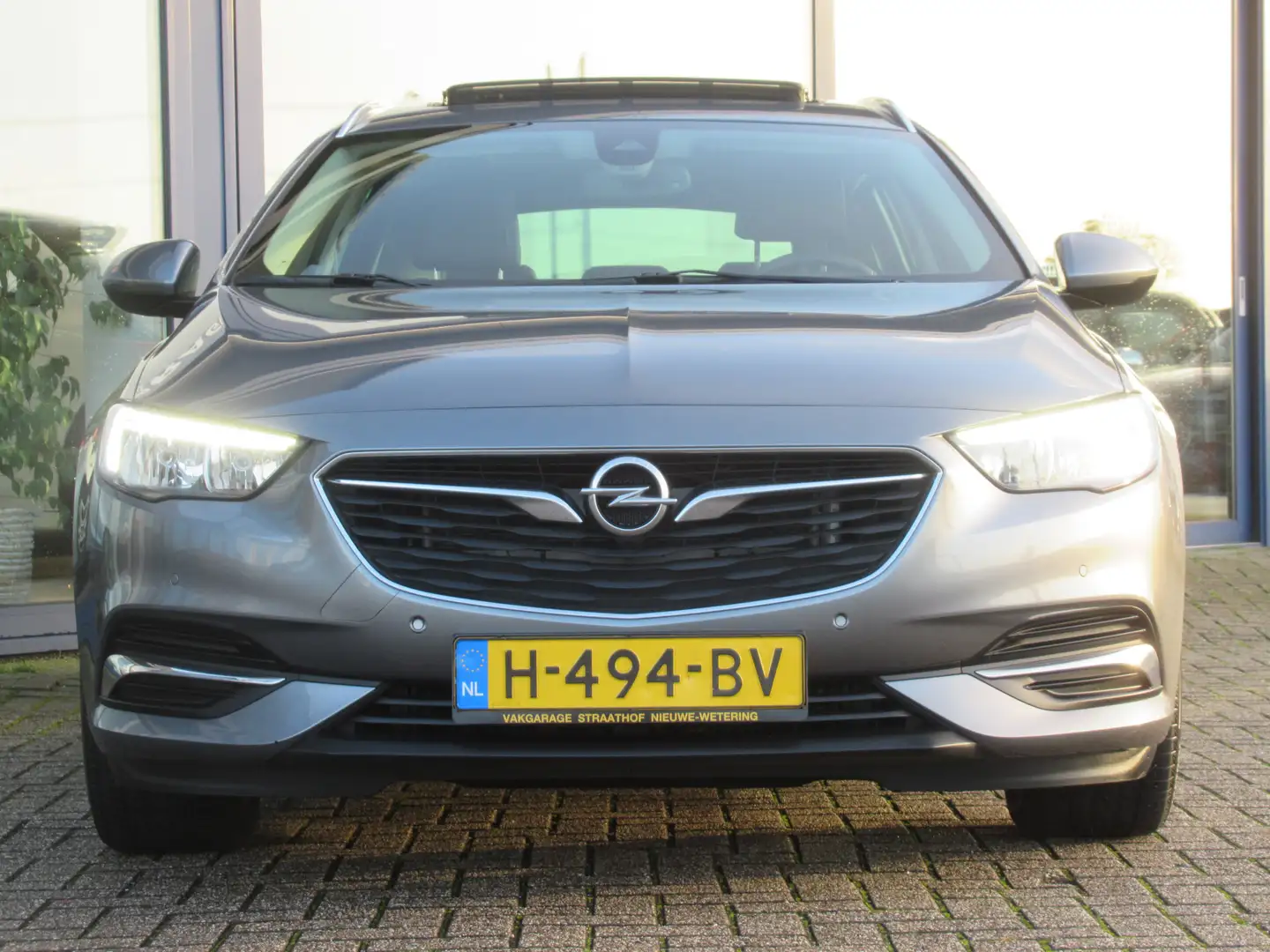 Opel Insignia Sports Tourer 1.5 Turbo 165 PK Business Executive, Grijs - 2