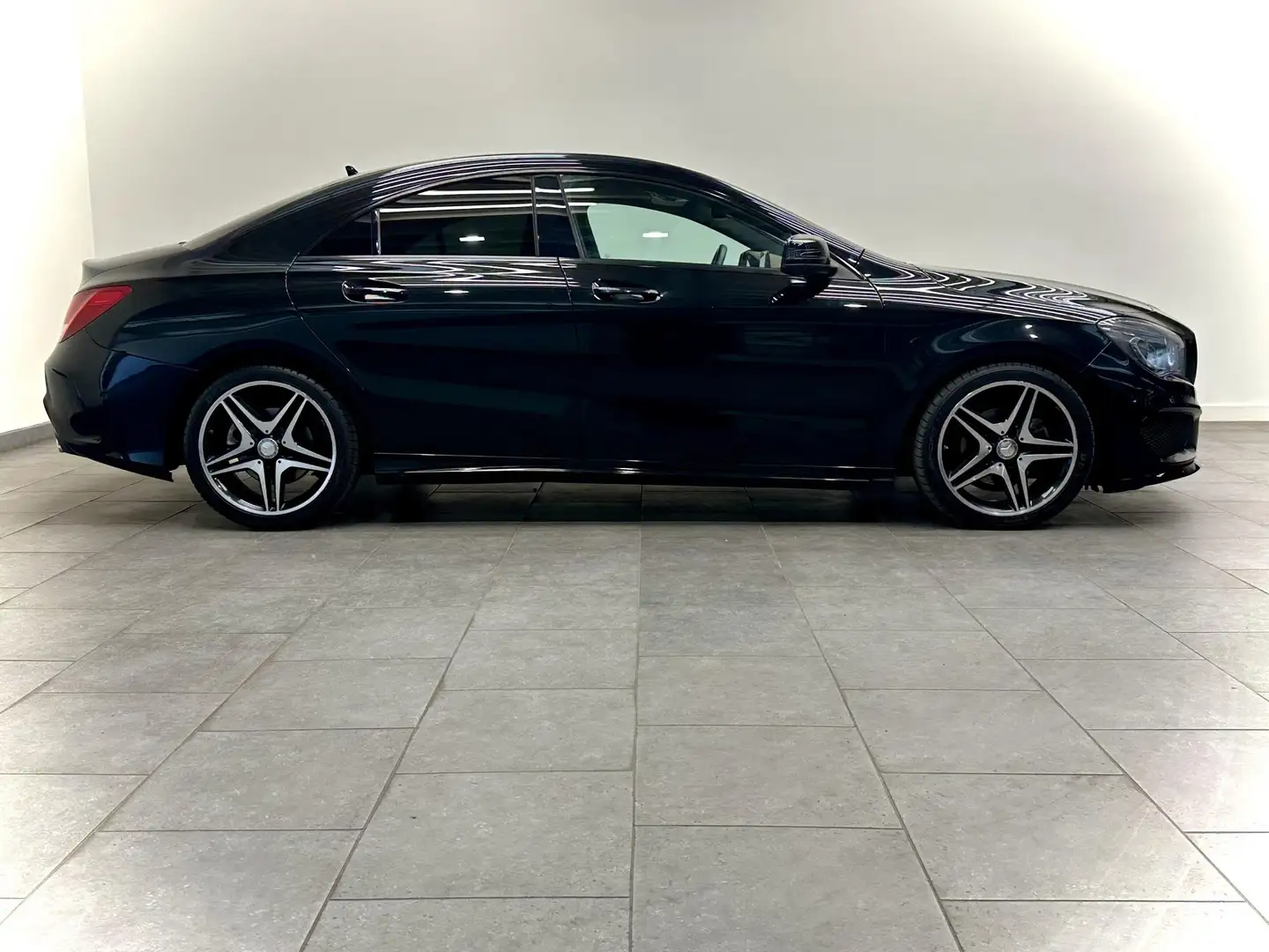 Mercedes-Benz CLA 200 Prestige AMG/Pano/ NL auto Noir - 2