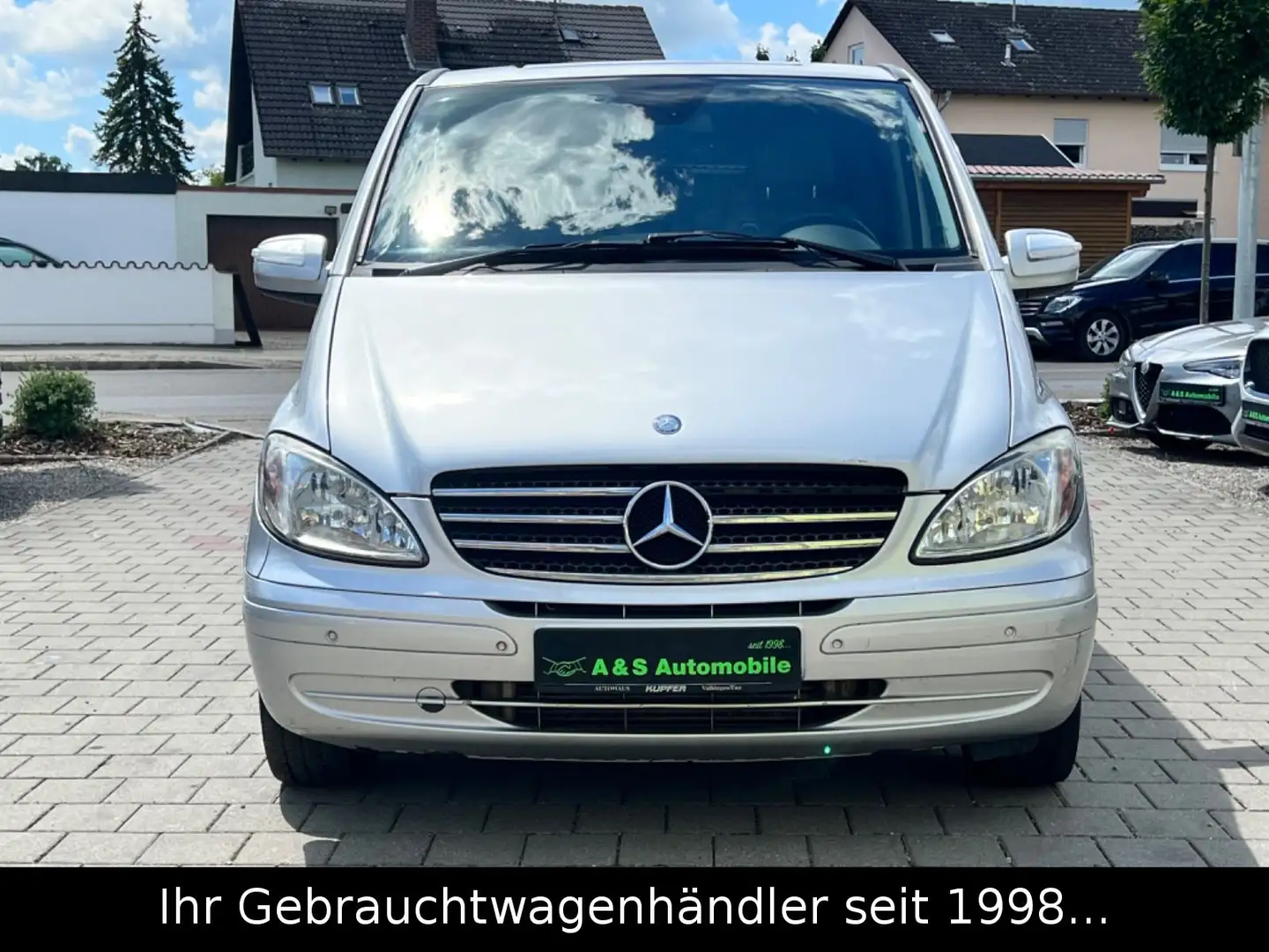 Mercedes-Benz Viano Fun 3.0 CDI lang *II.HAND/AUT/SHZ/AHK* Stříbrná - 2