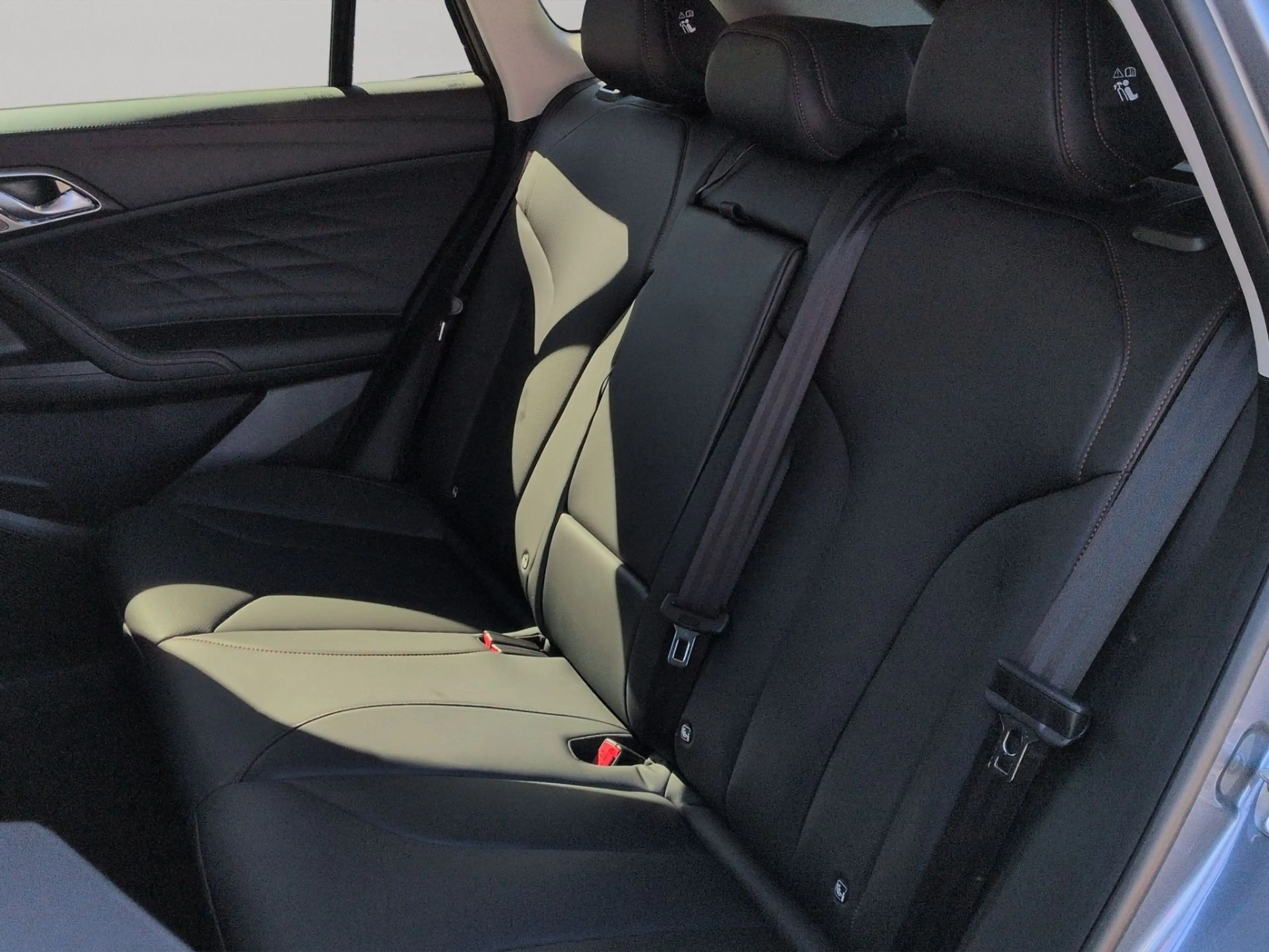MG HS Hybrid 200 kW Luxury — photo 10