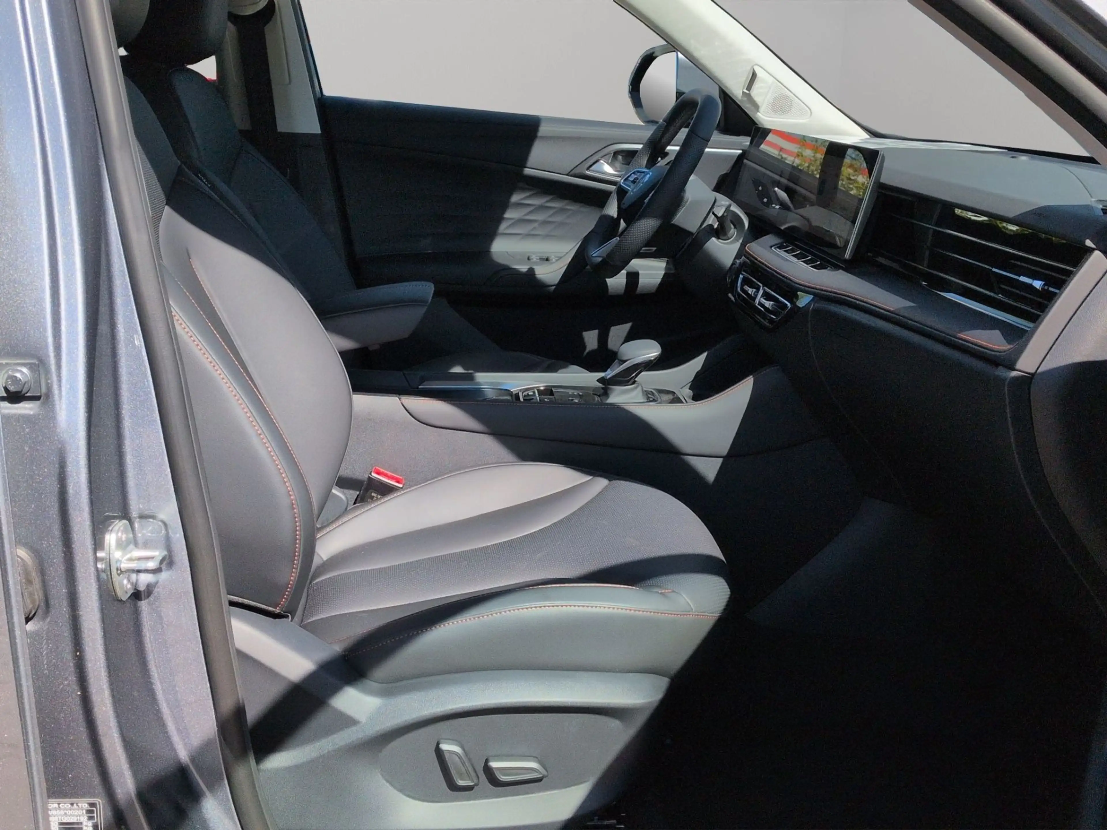 MG HS Hybrid 200 kW Luxury — photo 15