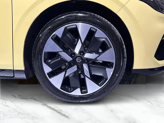 Leapmotor B05 view 8