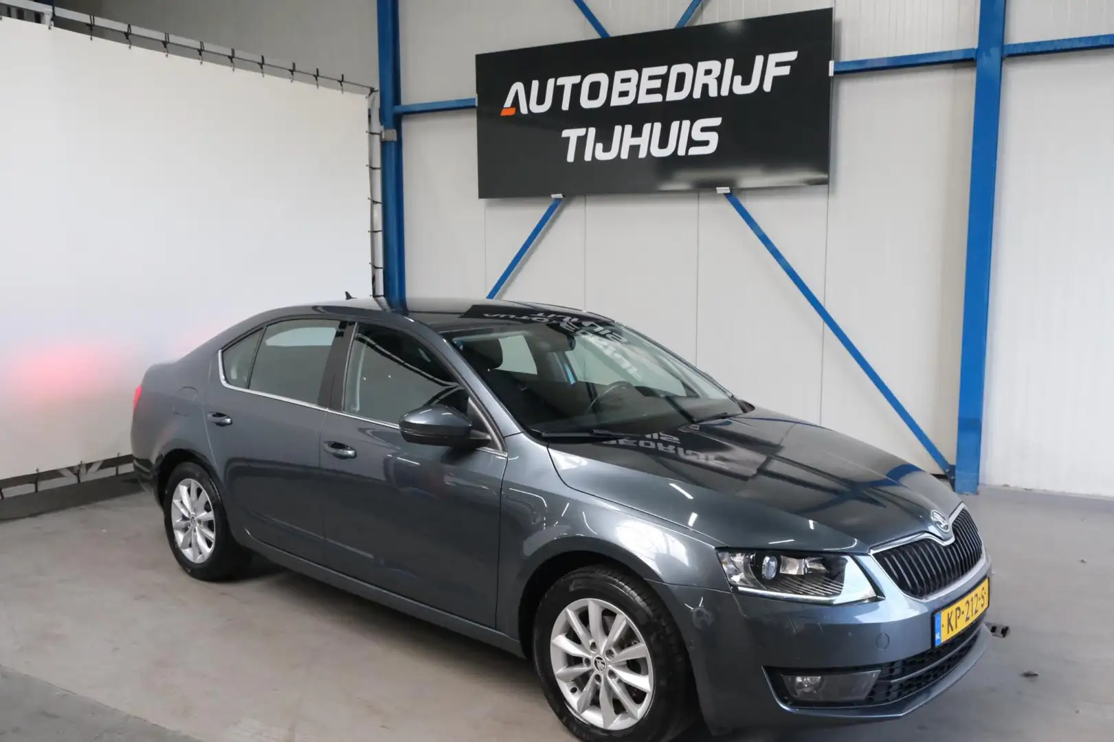 Skoda Octavia 1.0 TSI Greentech Style Business Automaat - N.A.P. Grijs - 1
