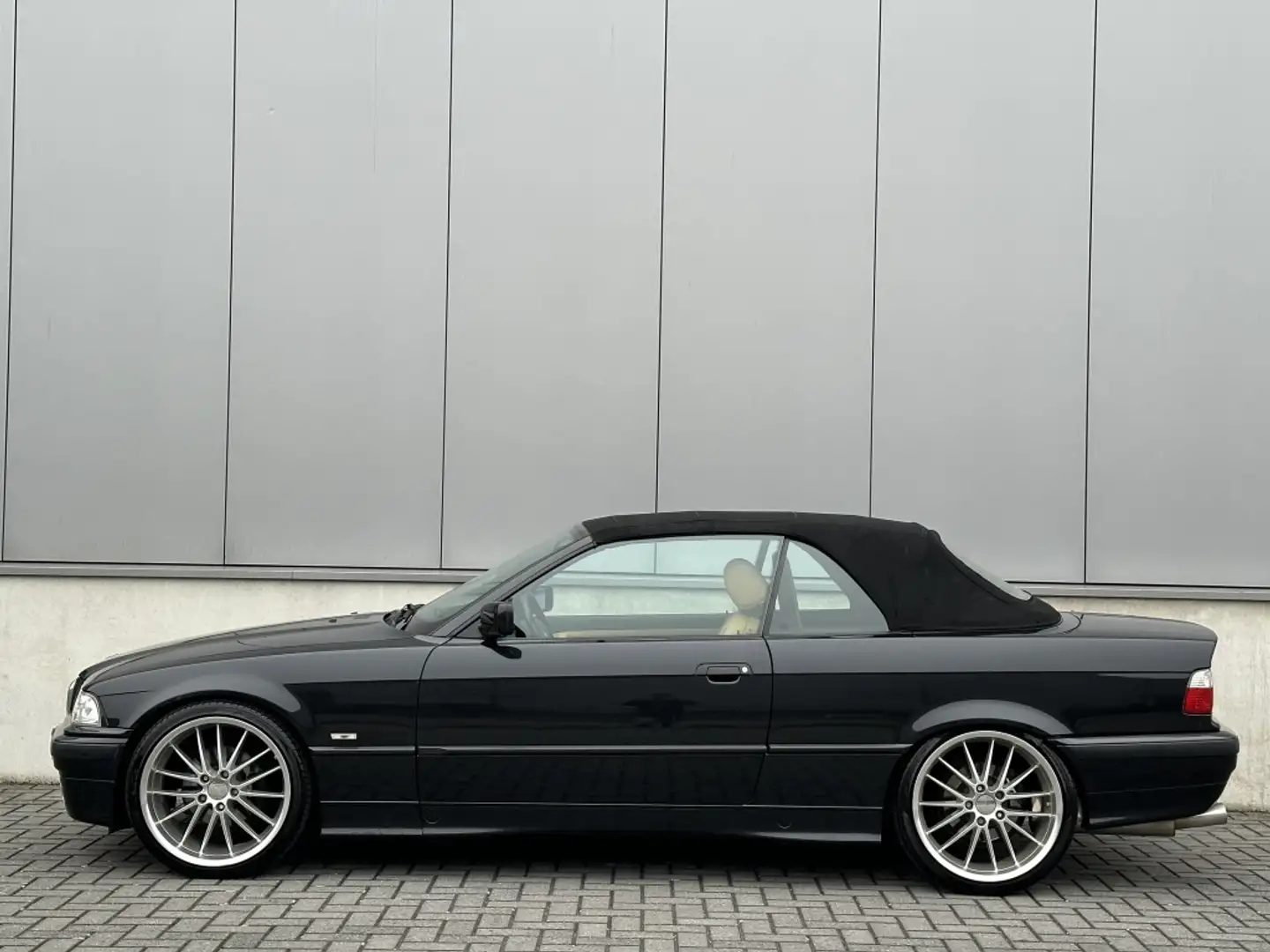 BMW 318 3-serie Cabrio 318i Executive ORG NL 2e Eigenaar C Negru - 2