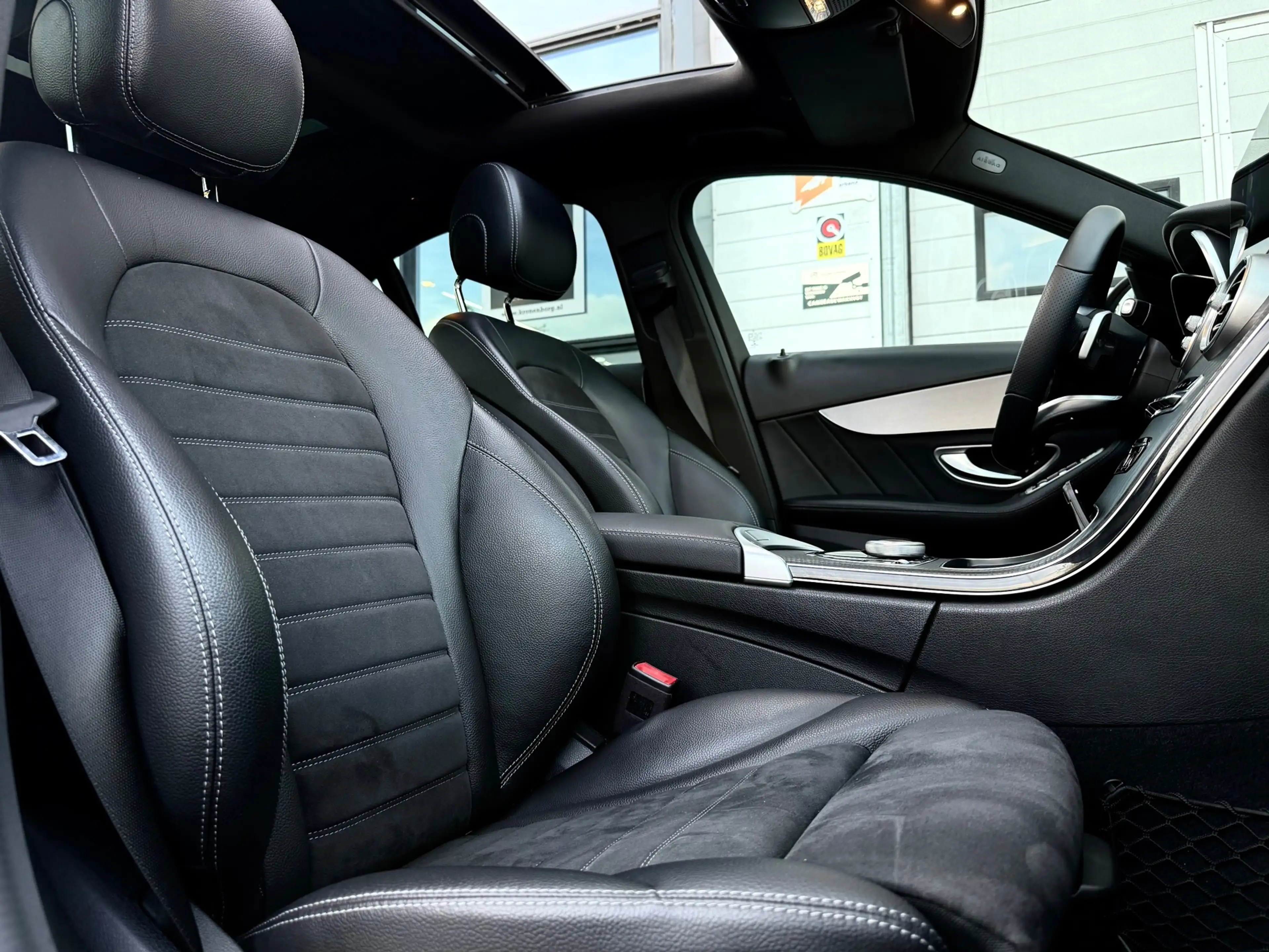 Mercedes-Benz C 180 Business Solution AMG| PANO| NAP| — photo 9