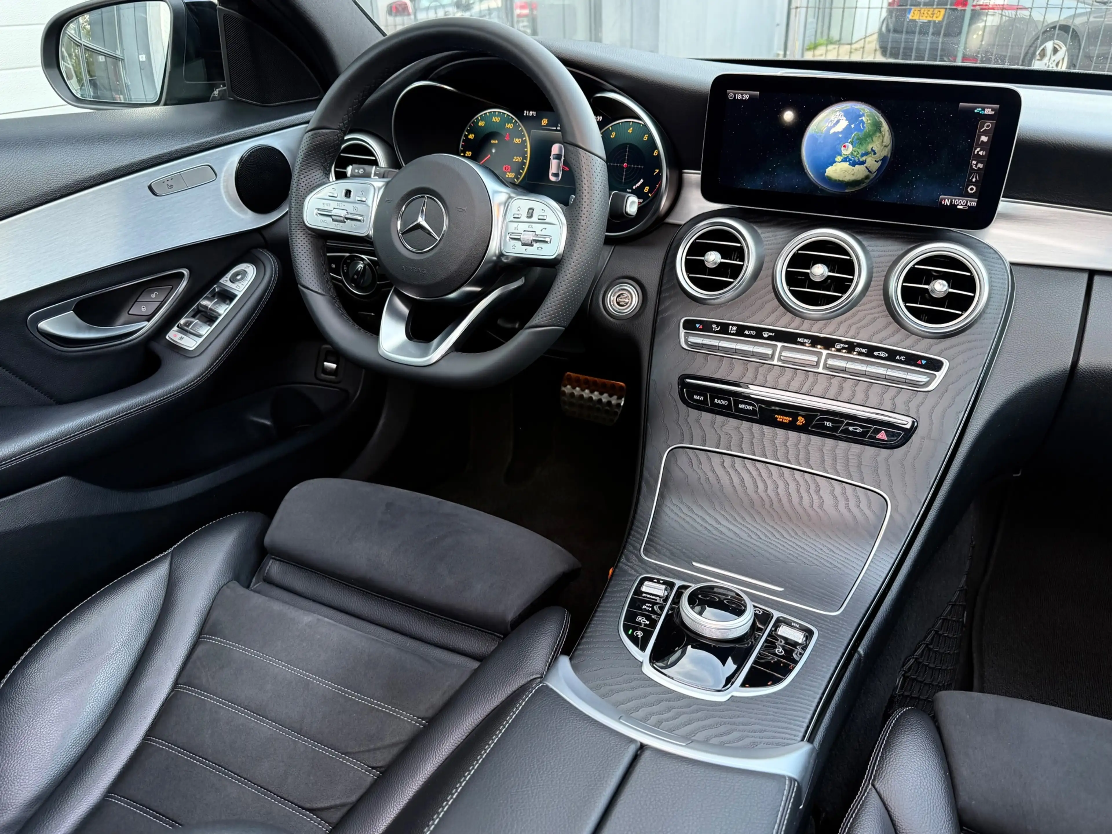 Mercedes-Benz C 180 Business Solution AMG| PANO| NAP| — photo 7