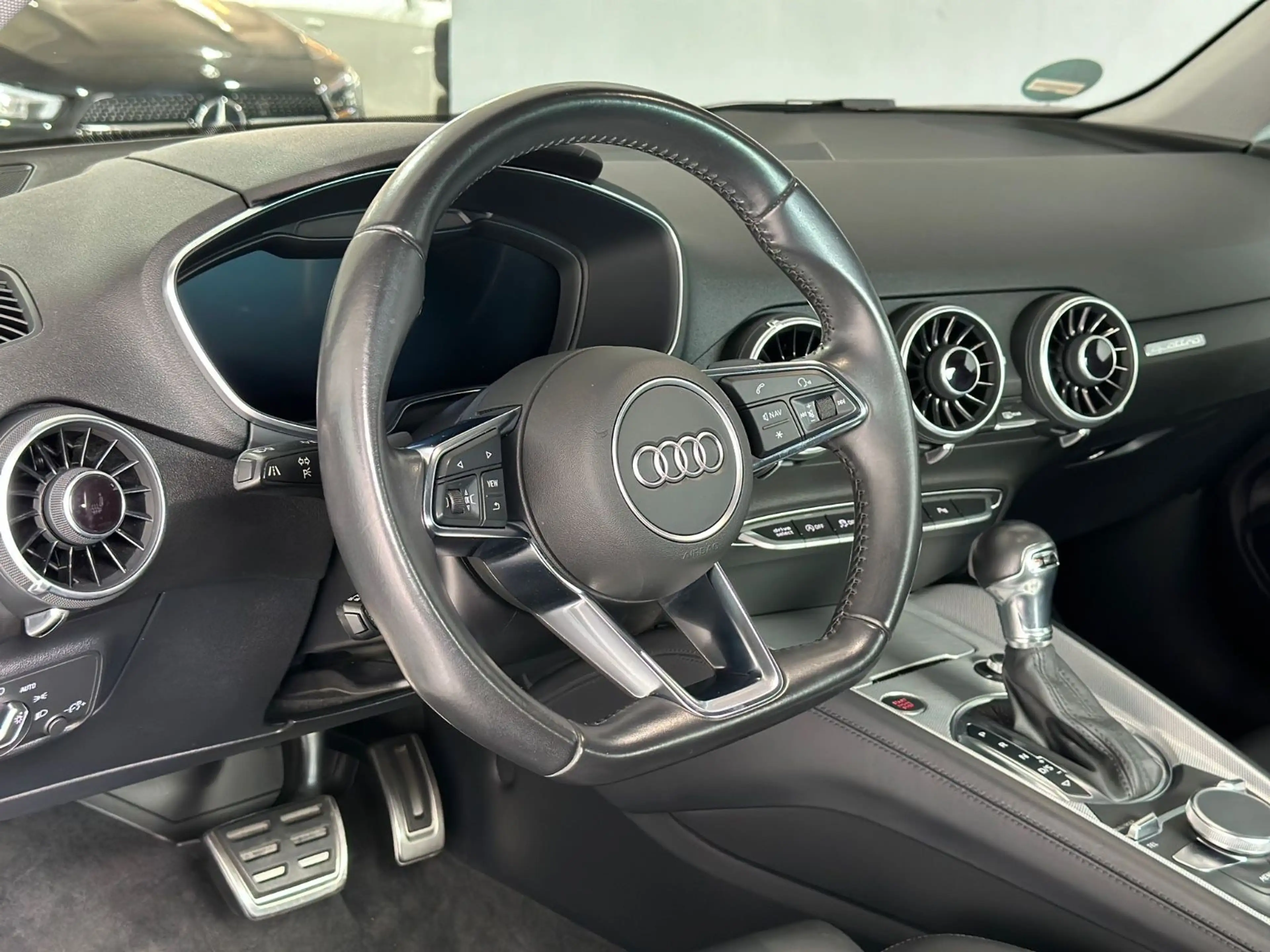 Audi TT Coupe 2.0 TFSI quattro S Line Sport Voll-Serv — photo 3