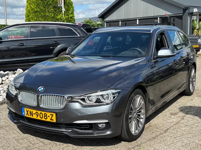 BMW 318 3-serie Touring 318i Luxury Automaat 2019 Leer NL