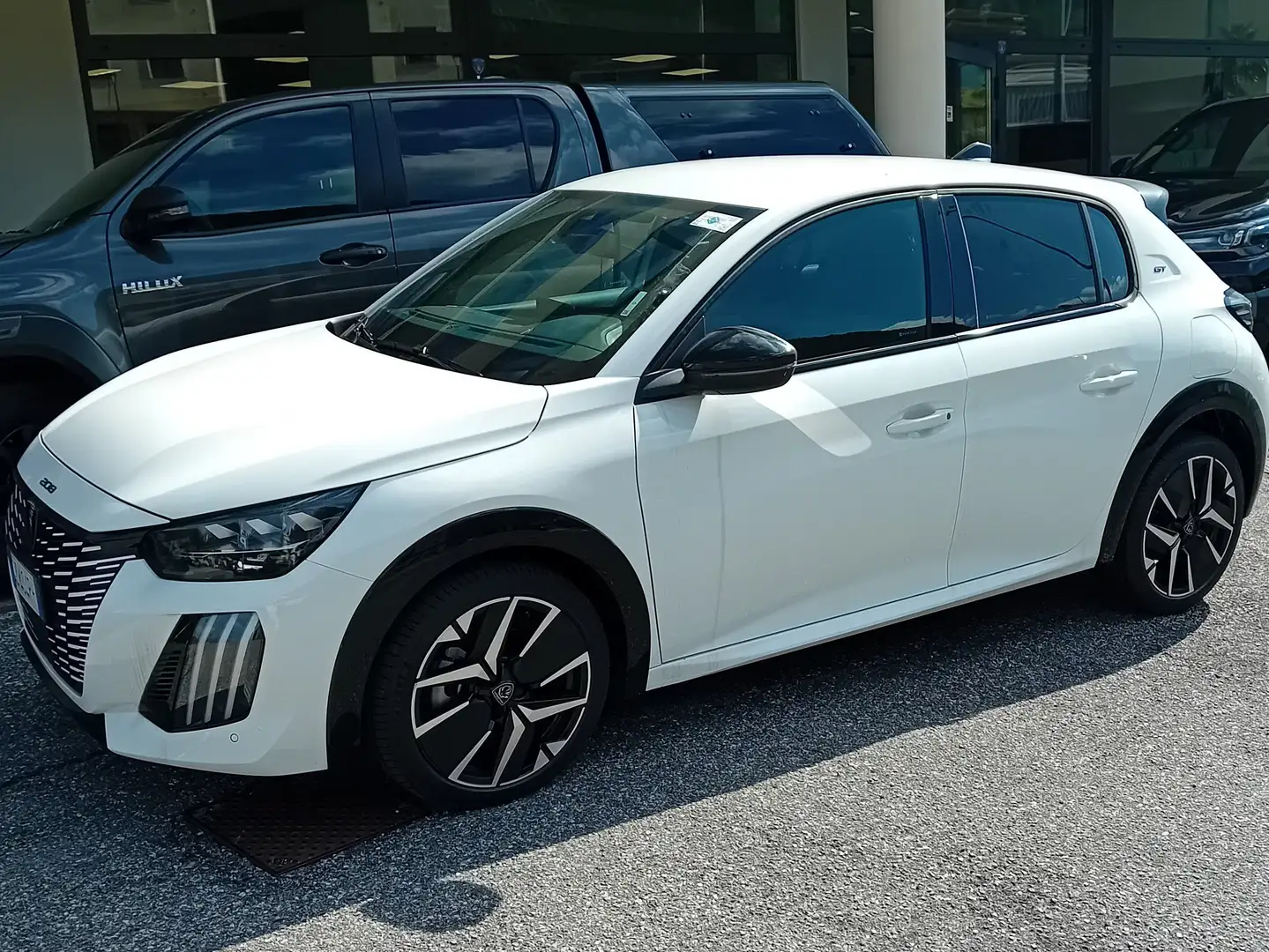 Peugeot 208 208 II 2023 1.2 hybrid GT 110cv e-dcs 6 Blanc - 2