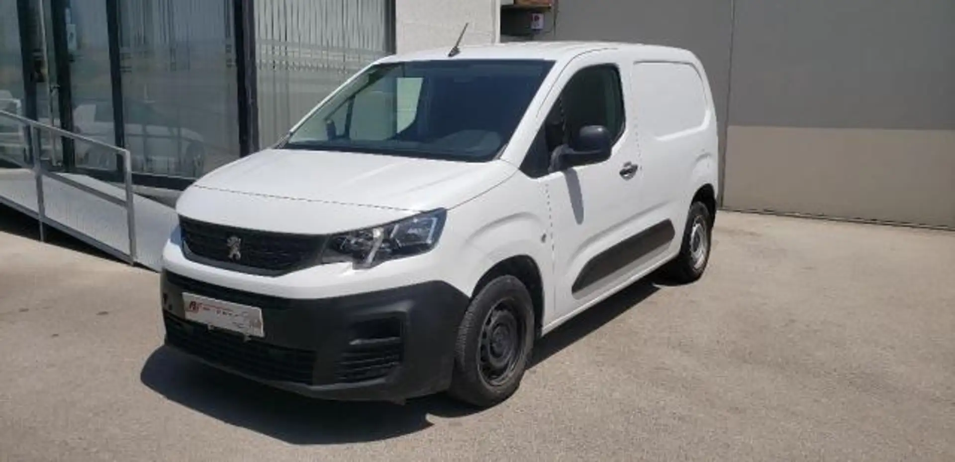Peugeot Partner 1.5 BLUEHDi TALLA M Wit - 1