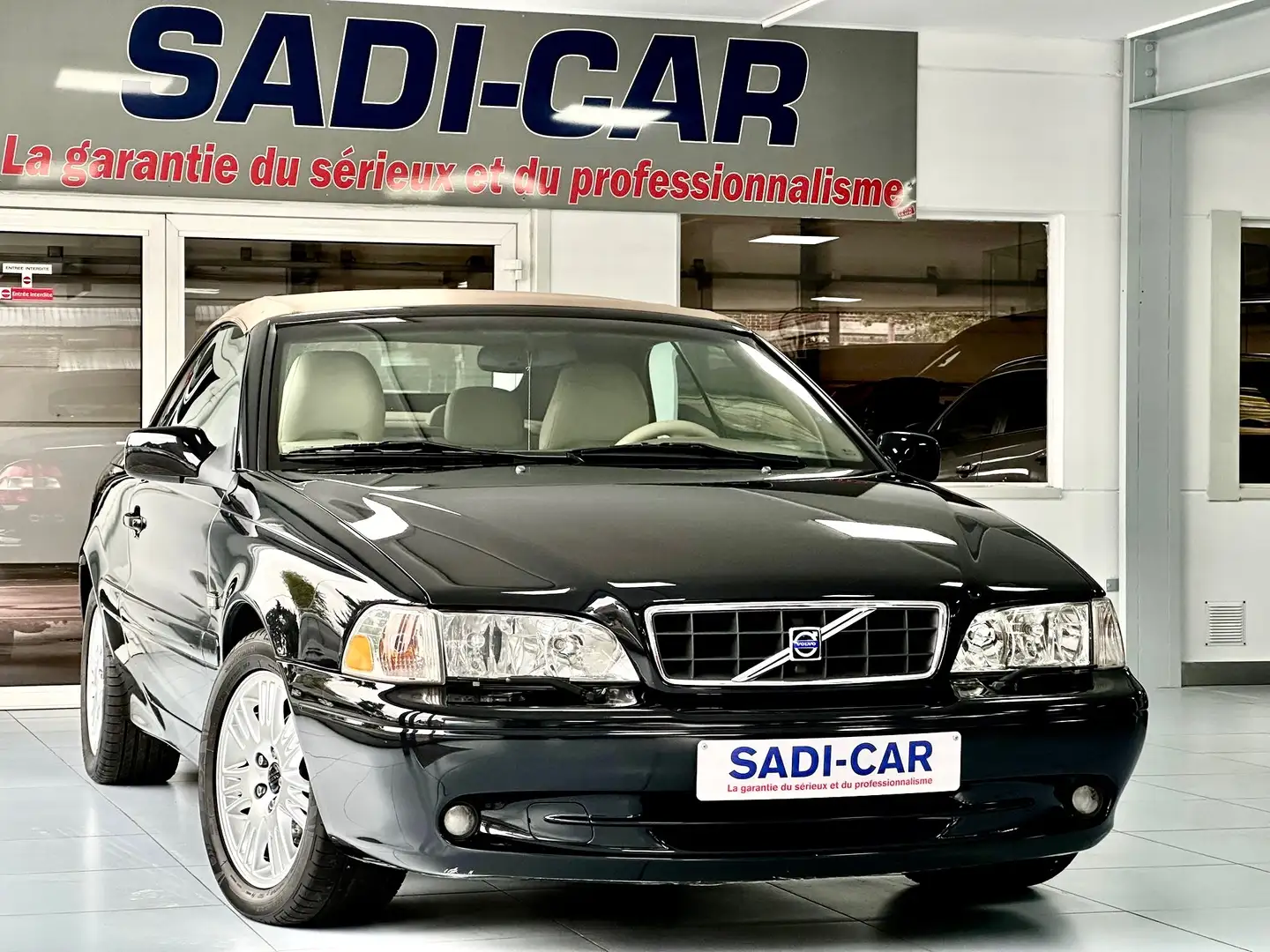 Volvo C70 CABRIO - 2.0 Turbo 20v 163cv Automatique Zwart - 1