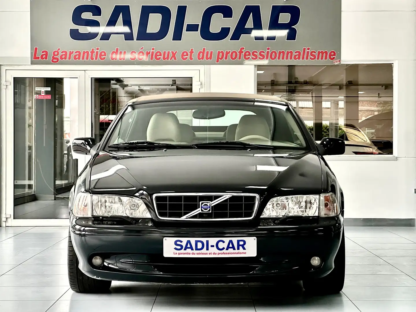 Volvo C70 CABRIO - 2.0 Turbo 20v 163cv Automatique Zwart - 2