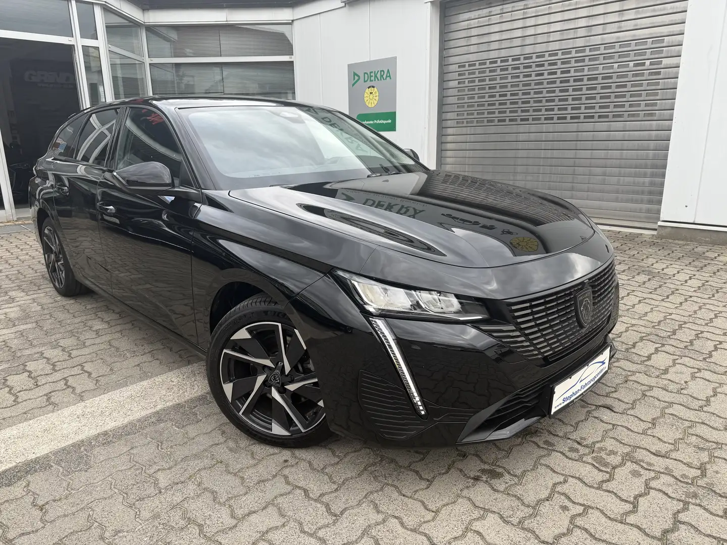 Peugeot 308 Allure Pack HDI Combi Automatik mit Klima/Navi/PDC Noir - 1