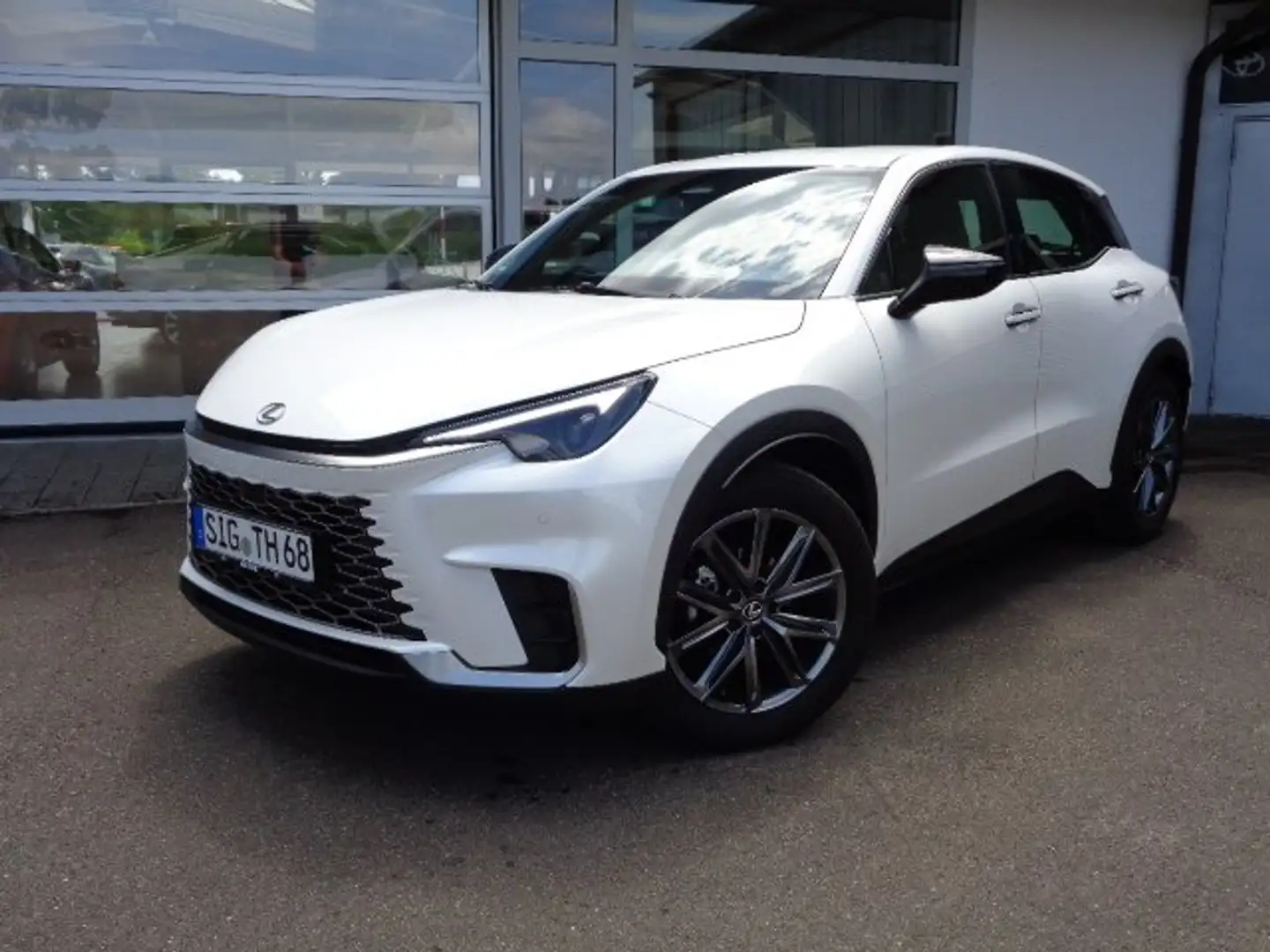 Lexus LBX Elegant perleff., Leder braun, el. Heckklappe Weiß - 1