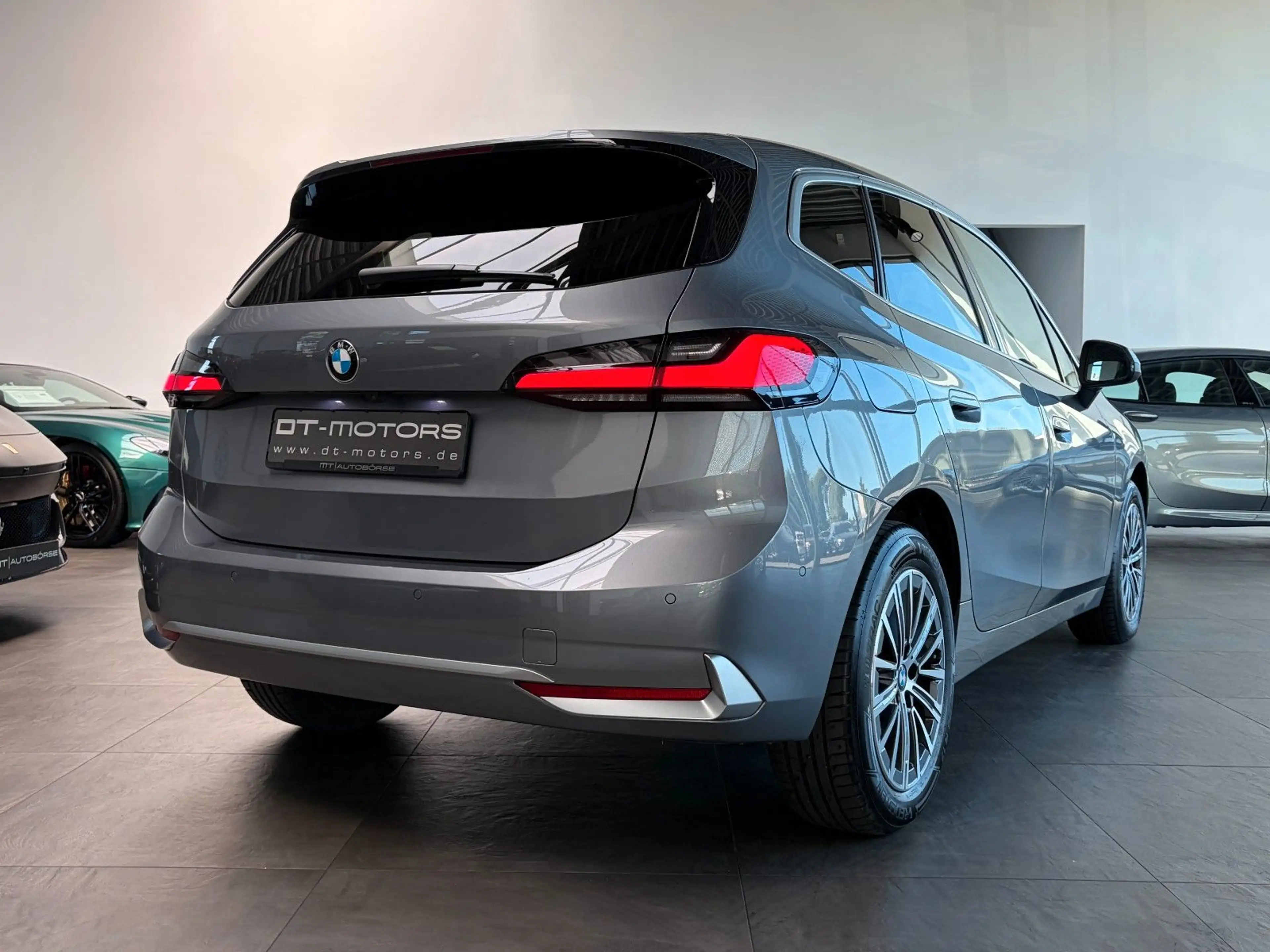BMW 218 218D ACTIVE TOURER #LUXURY LINE #AHK #FACELIFT — photo 9