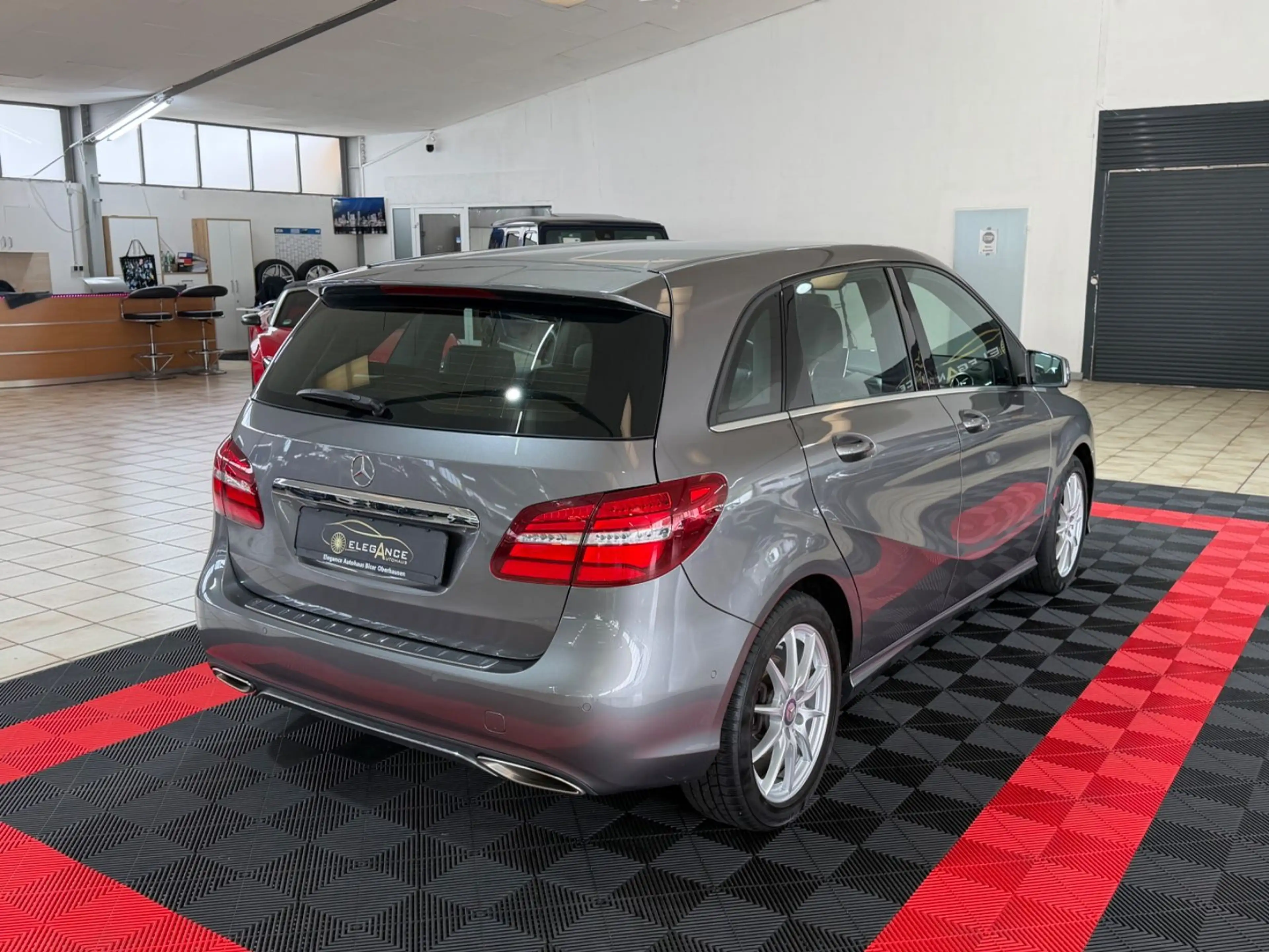 Mercedes-Benz B 200 Edition*LED*KAMERA*AUTOMATIK* — photo 5