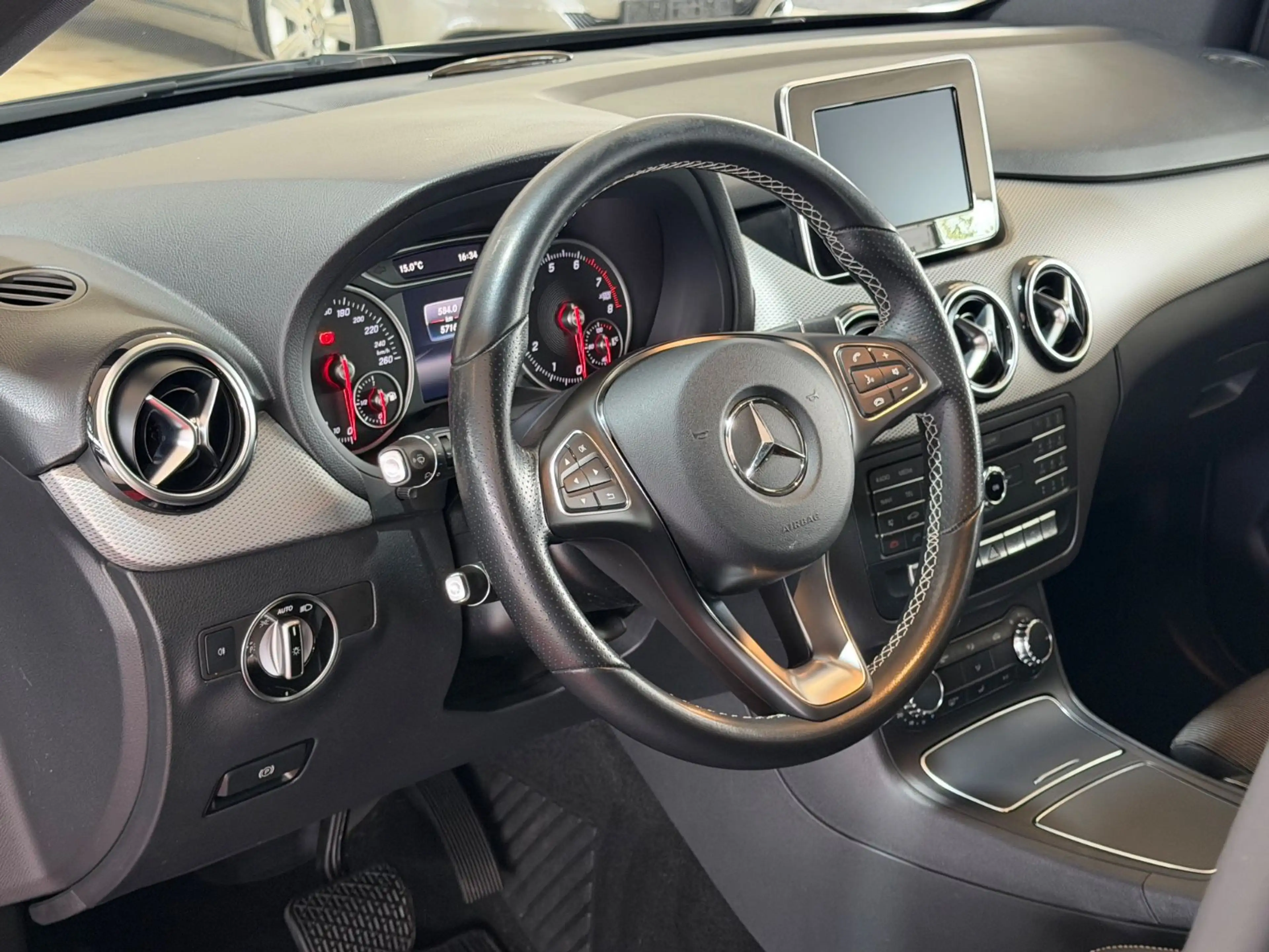 Mercedes-Benz B 200 Edition*LED*KAMERA*AUTOMATIK* — photo 12