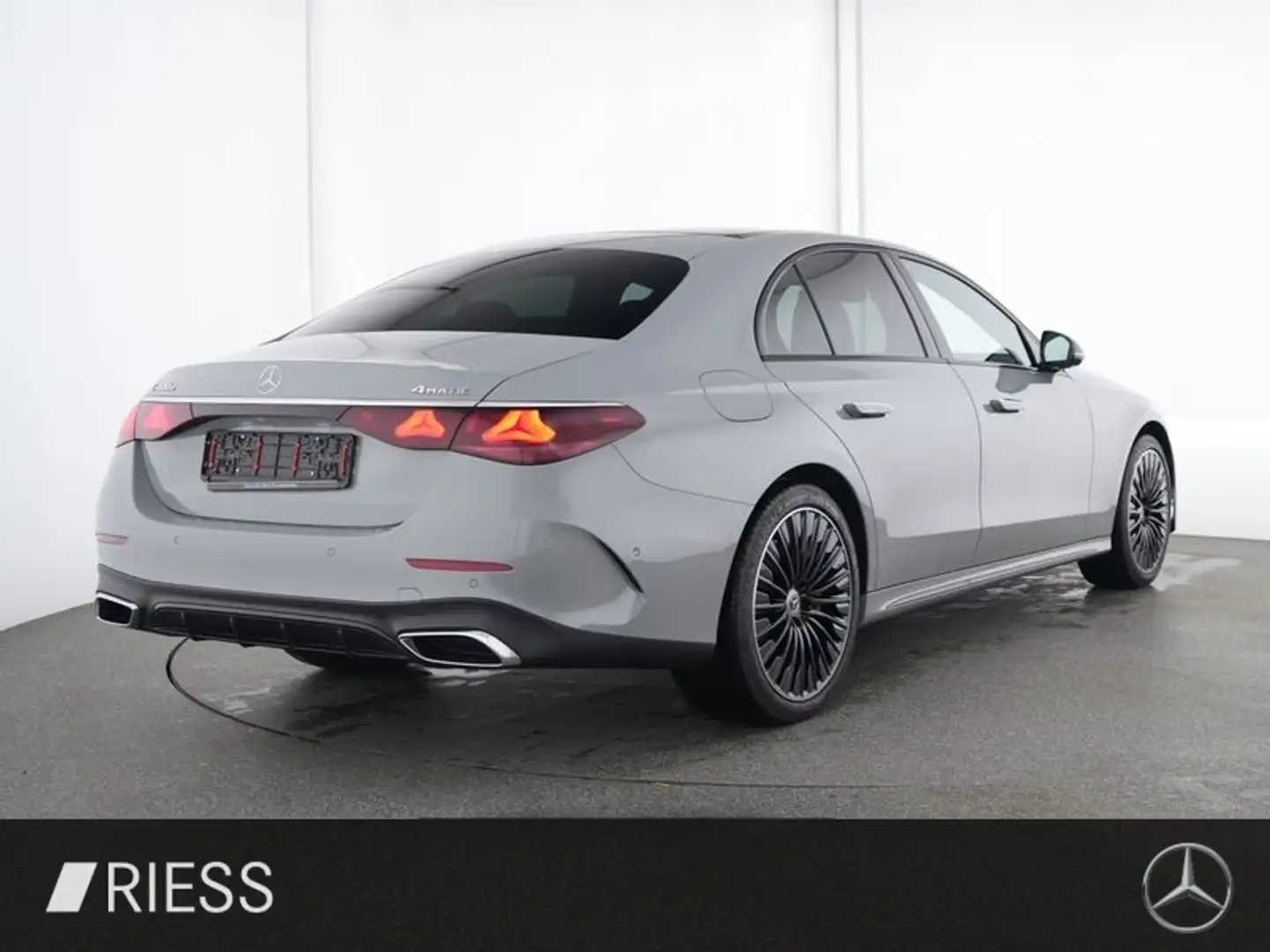 Mercedes-Benz E 400 e 4M AMG Spprt Night Superscreen Pano HUD 360 Grigio - 2