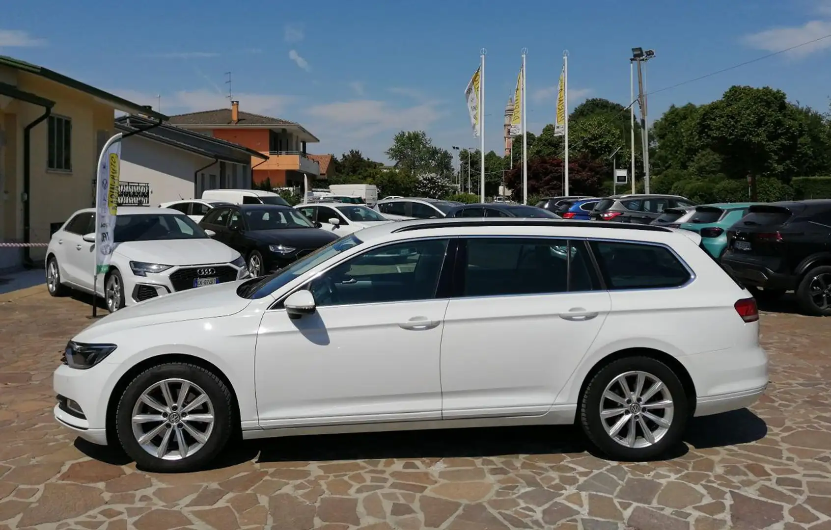 Volkswagen Passat Variant 2.0 TDI DSG Business BMT Bianco - 2
