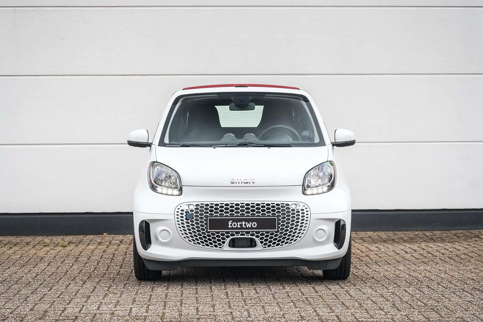 smart forTwo cabrio EQ Comfort 18 kWh Winterpakket | Rood dak | Wit - 2