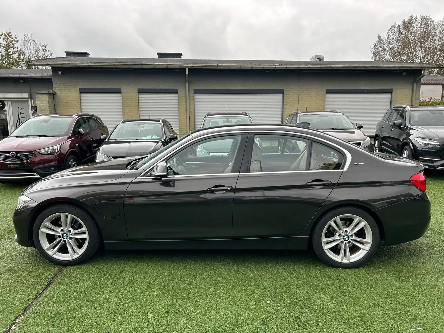 BMW 330 330eA Plug-In Hybrid i Performance*AUTOMAAT*NAVI Zwart - 2