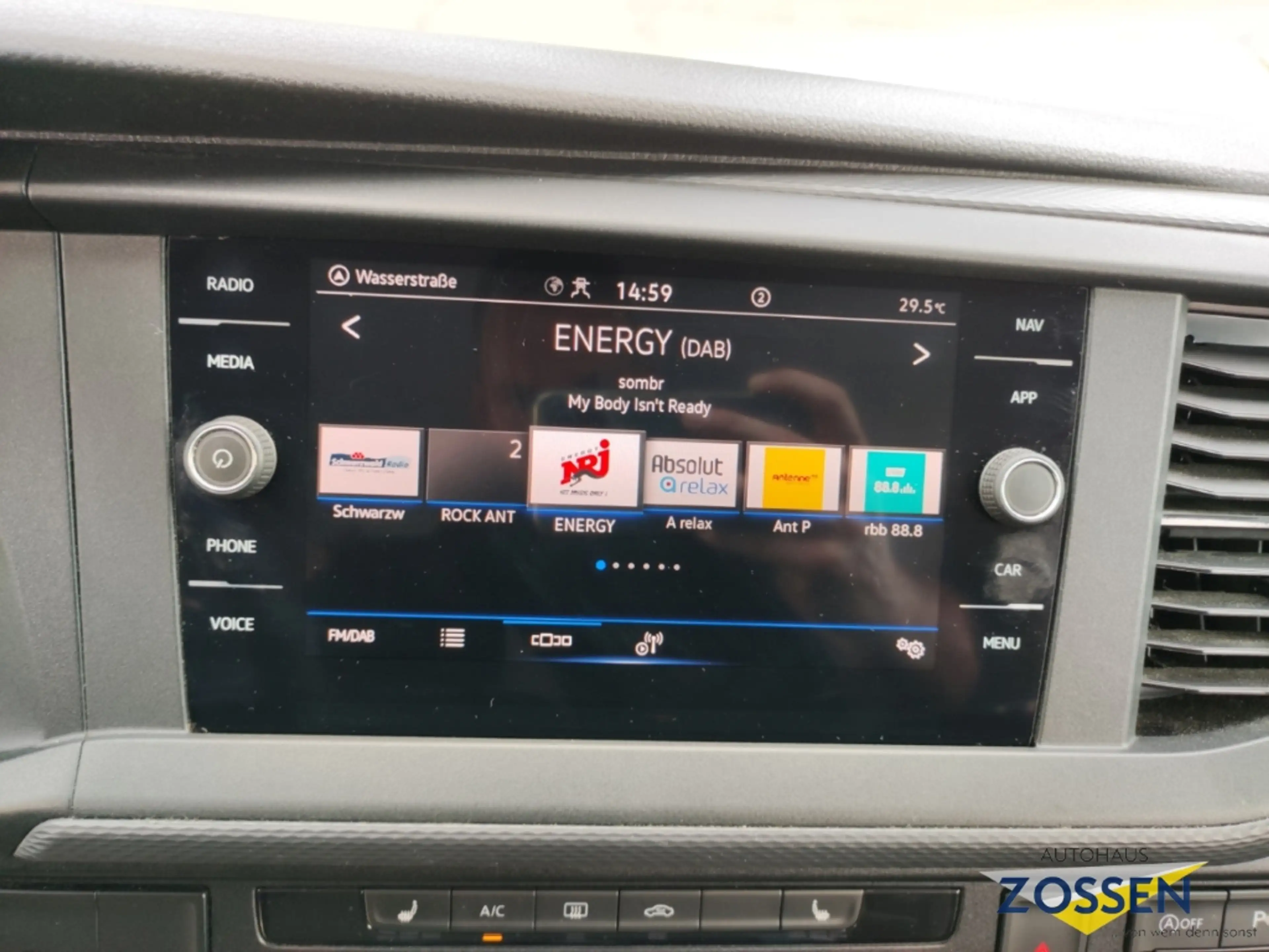 Volkswagen Transporter Komb+VW+9 Sitz+Autom+AHK Navi Apple CarPlay Androi — photo 14