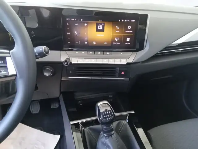 Opel Astra view 12