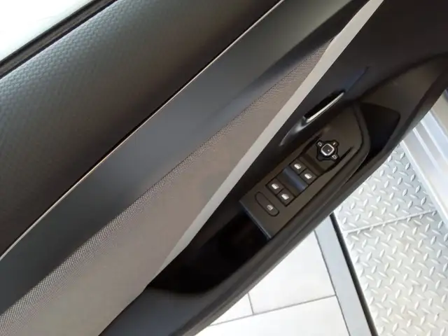 Opel Astra view 13