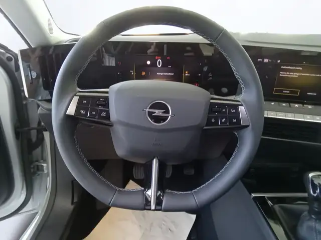 Opel Astra view 9