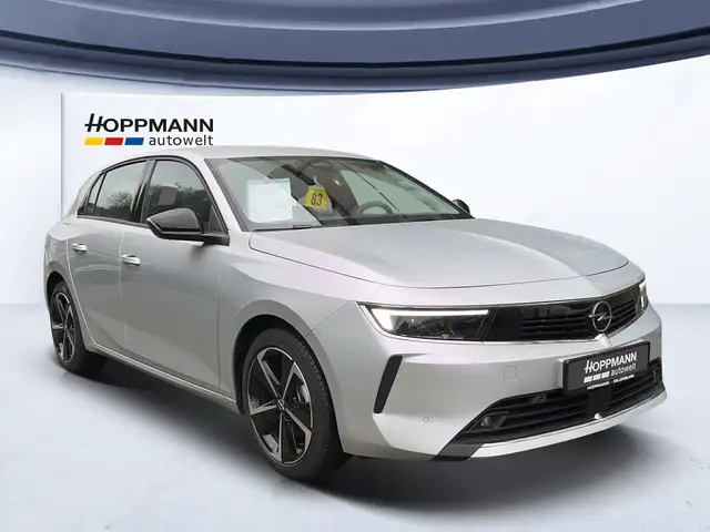 Opel Astra view 2