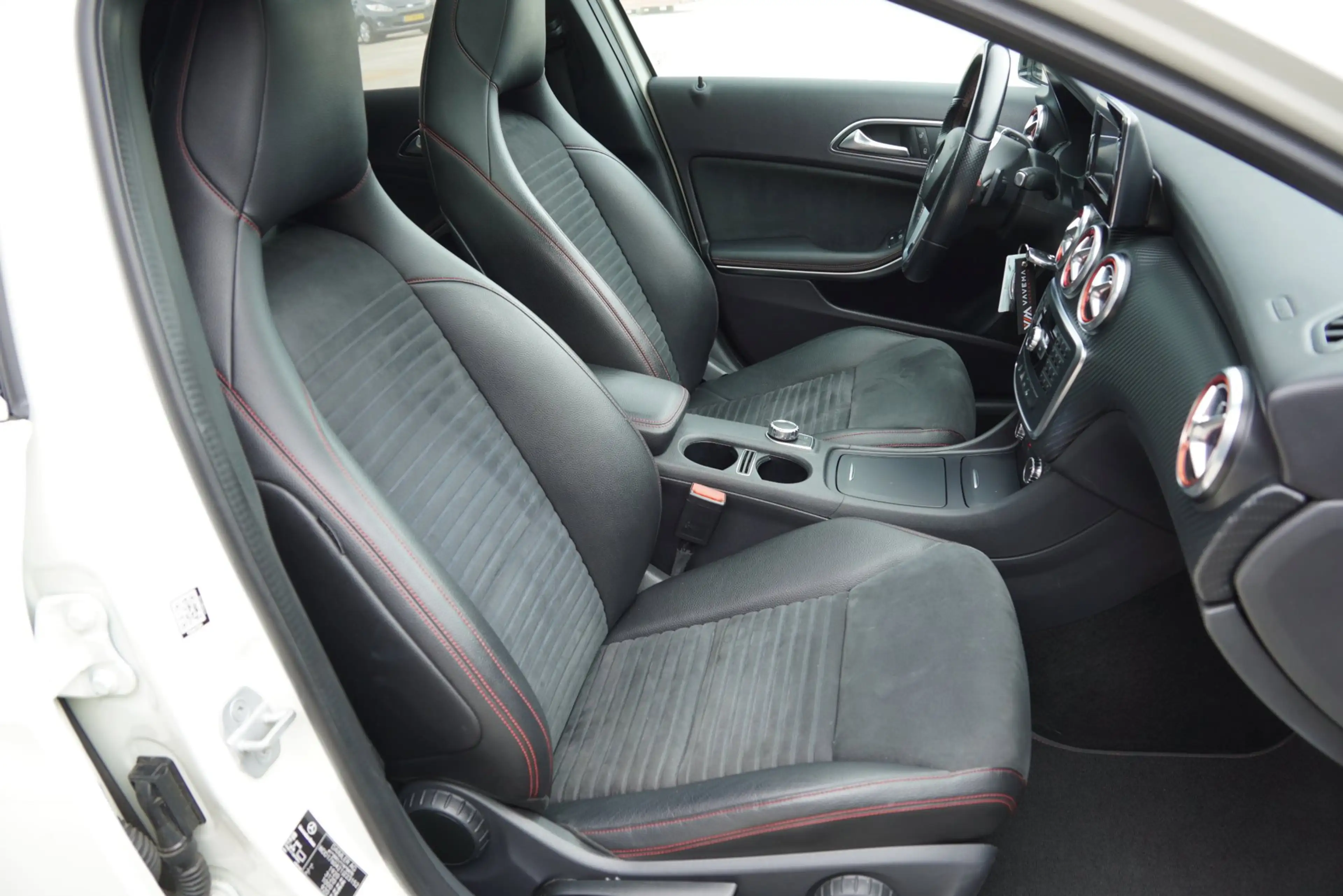 Mercedes-Benz A 180 A 180|2013|A180|AMG|Automaat|Pano|Sportstoelen|Tre — photo 15