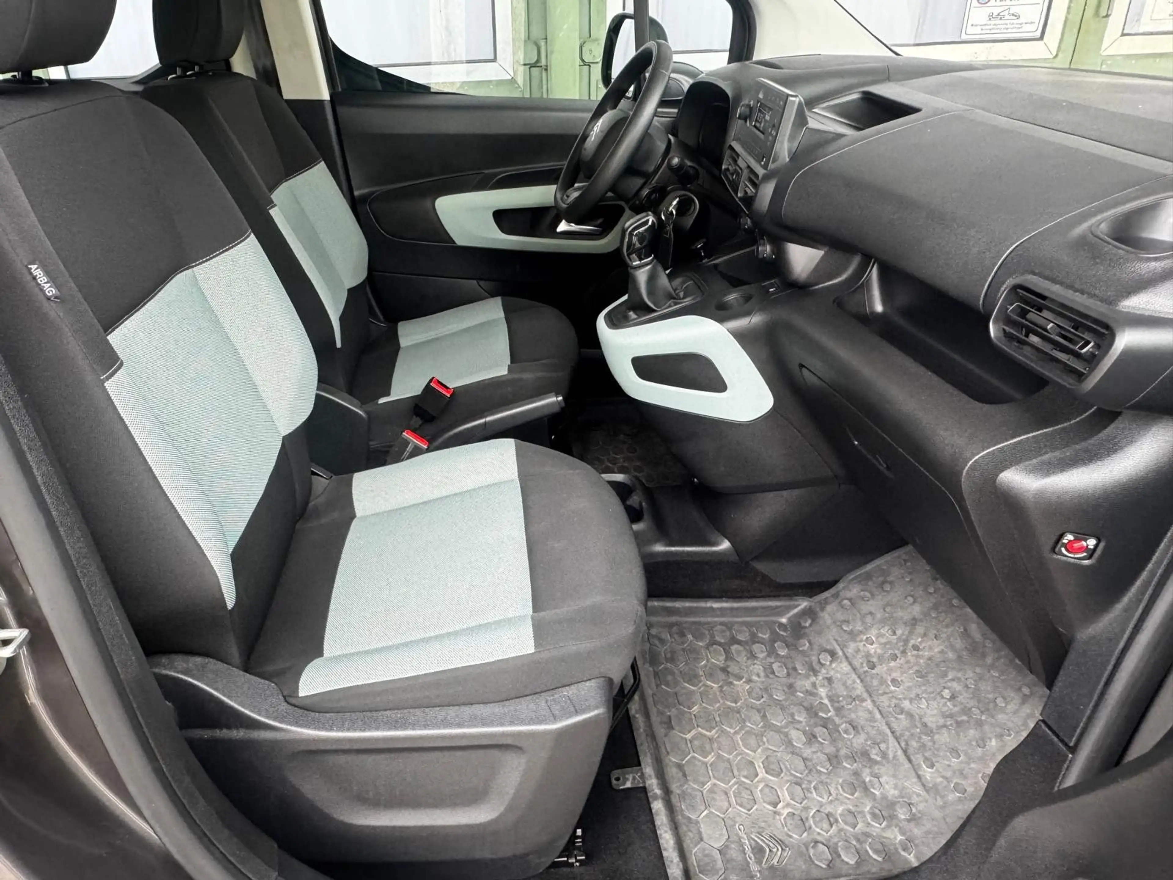 Citroen Berlingo Live  1.5 D Scheckheft +5-Sitze ++ — photo 5