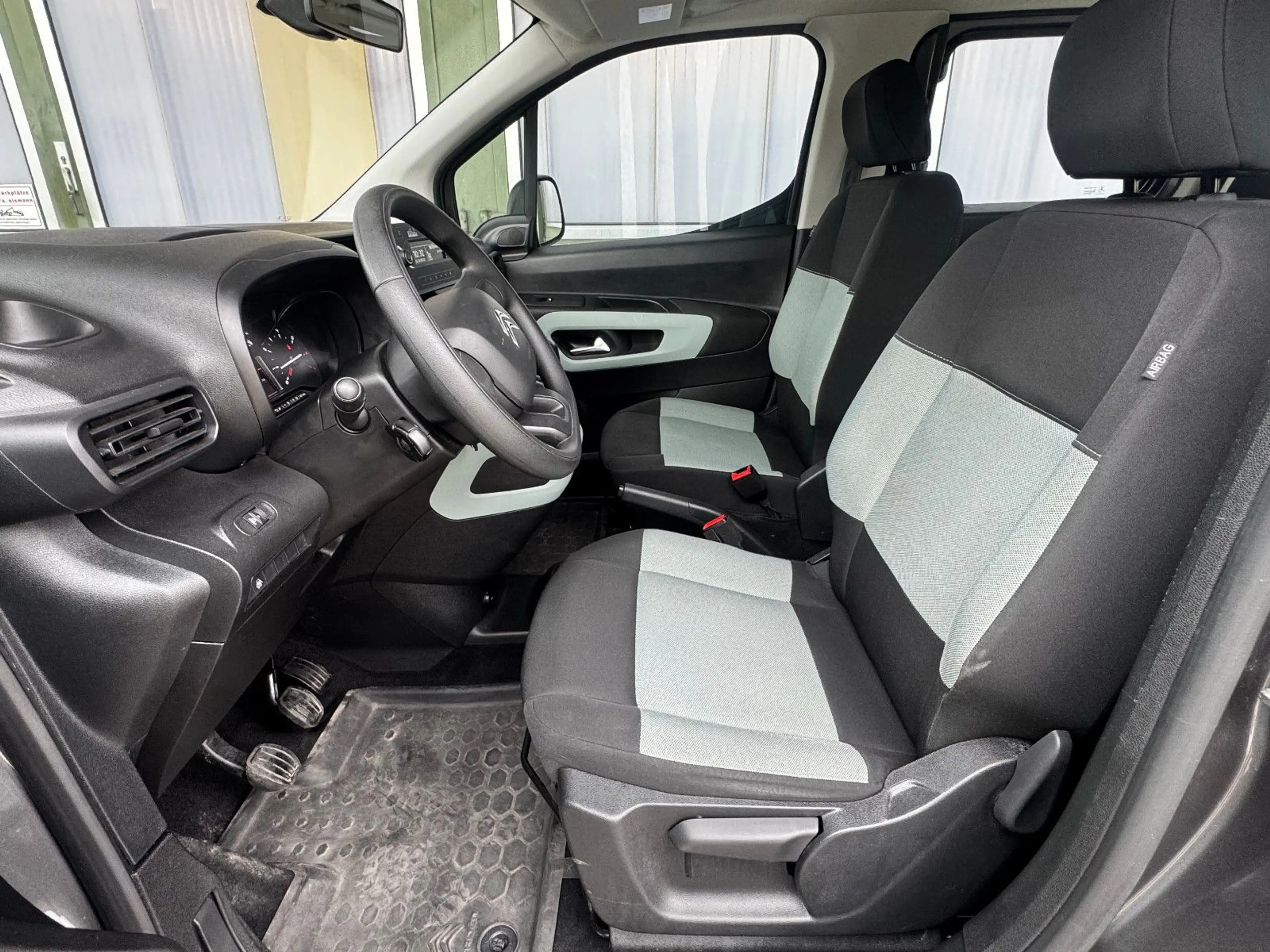 Citroen Berlingo Live  1.5 D Scheckheft +5-Sitze ++ — photo 3