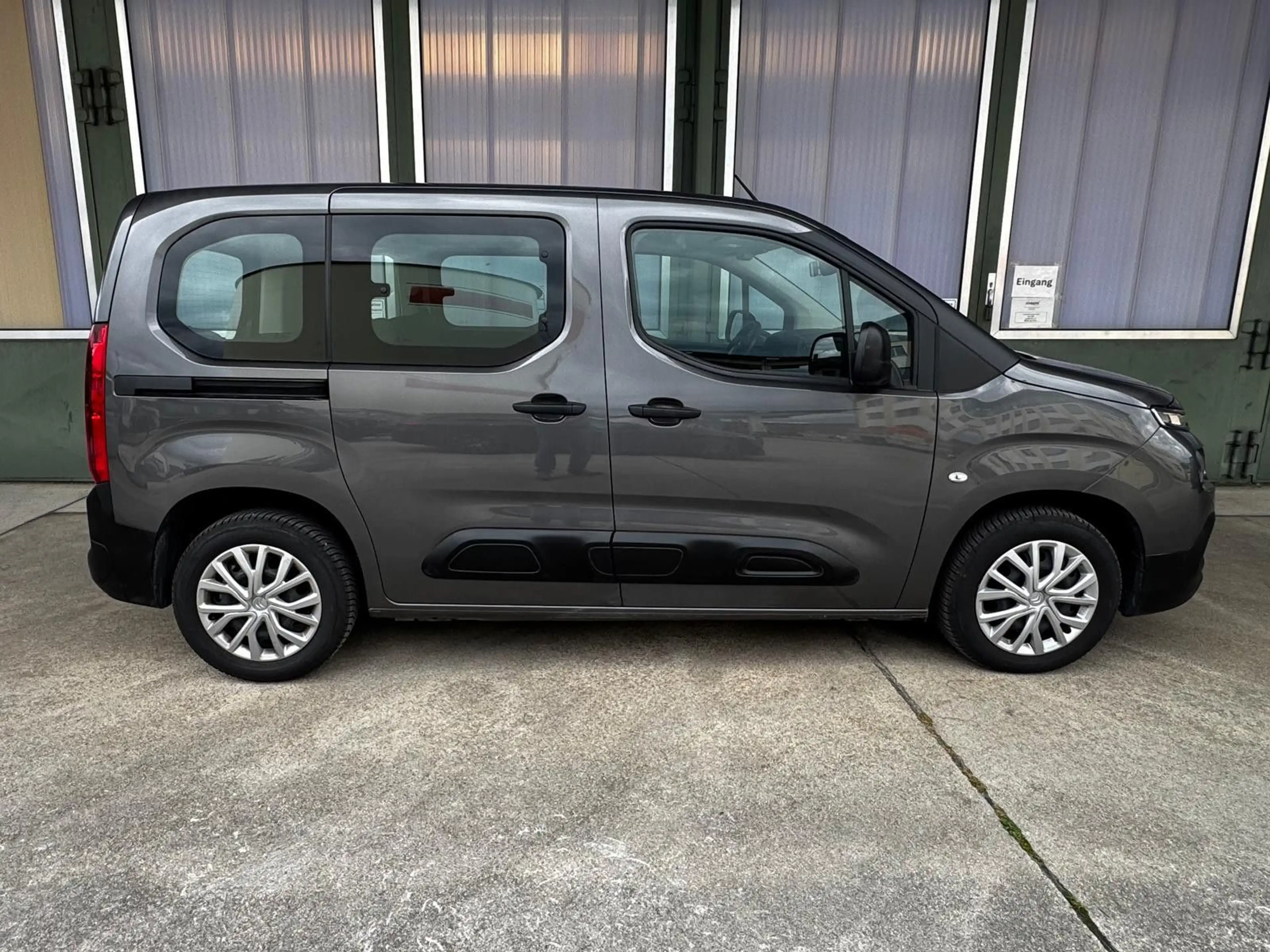Citroen Berlingo Live  1.5 D Scheckheft +5-Sitze ++ — photo 12