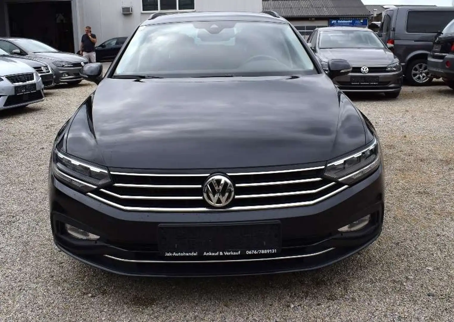 Volkswagen Passat Variant Business 2,0 SCR TDI DSG Nero - 2