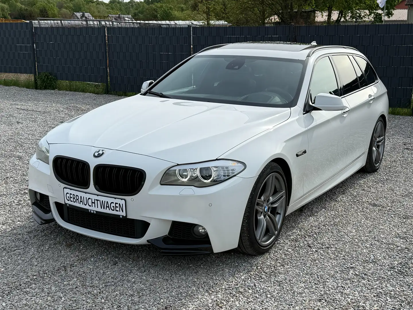 BMW 535 535d xDrive Touring Sport-Aut. M - SPORTPAKET Weiß - 1