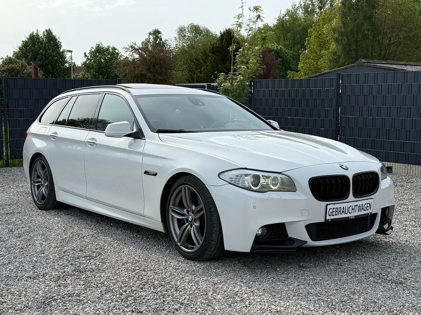 BMW 535 535d xDrive Touring Sport-Aut. M - SPORTPAKET Weiß - 2