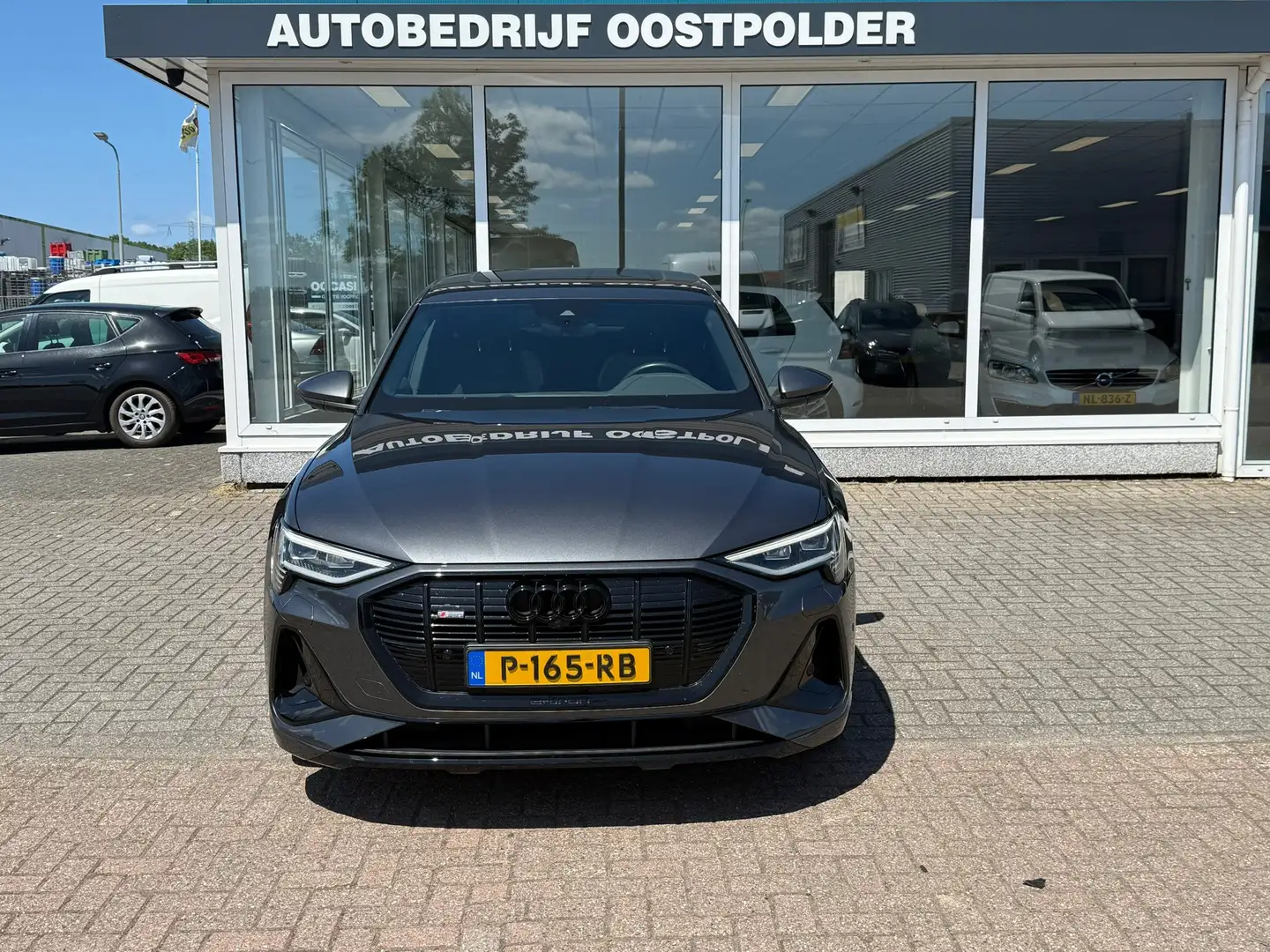 Audi e-tron Sportback 55 quattro S edition 95 kWh Grijs - 2