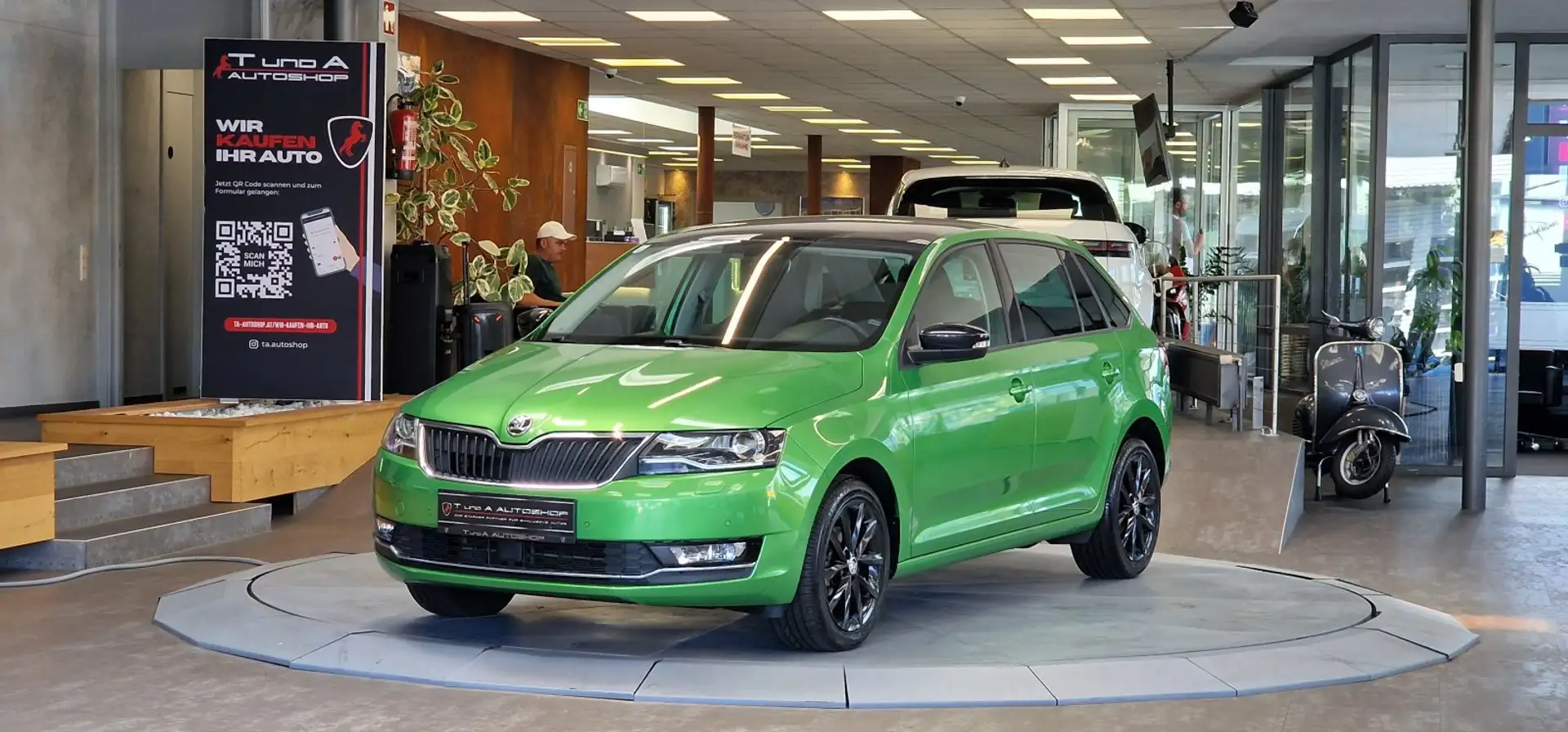 Skoda Rapid/Spaceback *Glasdach*Kamera*Navi*16Zoll* Grün - 1