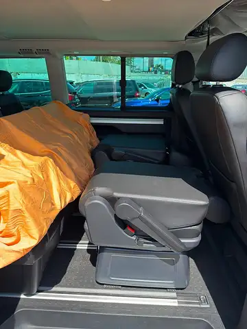 Volkswagen California view 14