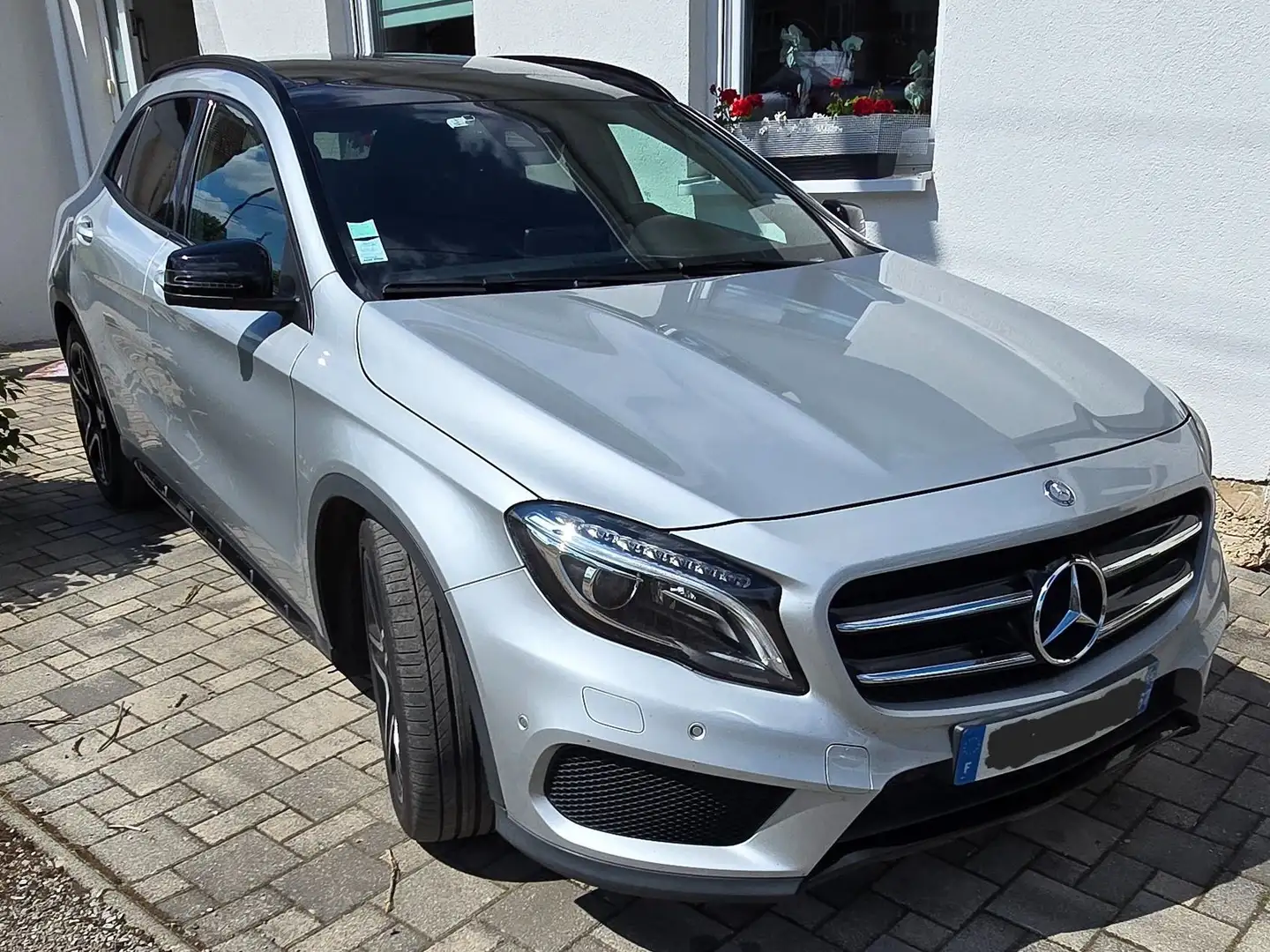 Mercedes-Benz GLA 220 Classe+d+7-G+DCT+4-Matic+Business Gris - 1