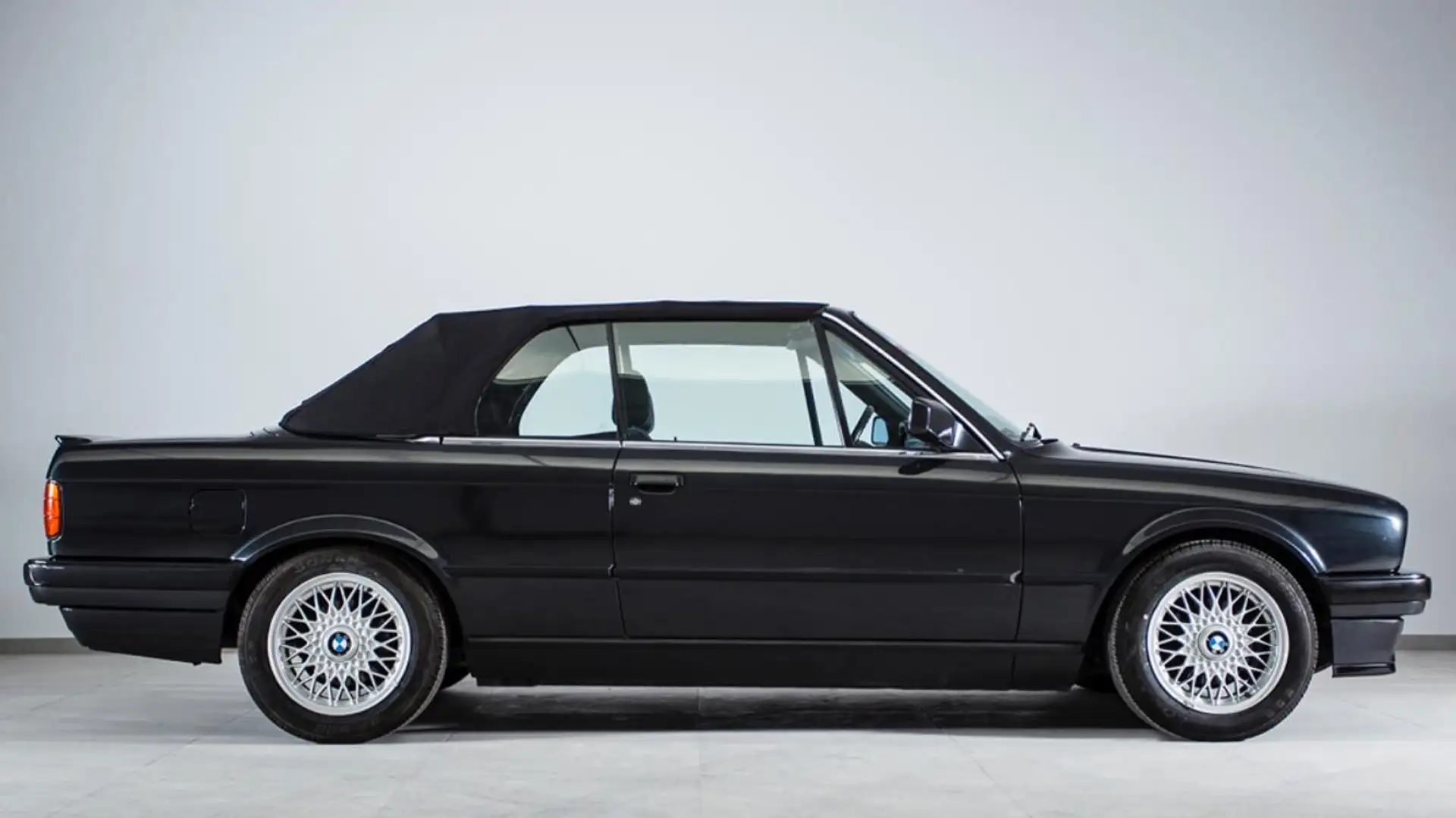 BMW 325 325i WorldLine Noir - 1