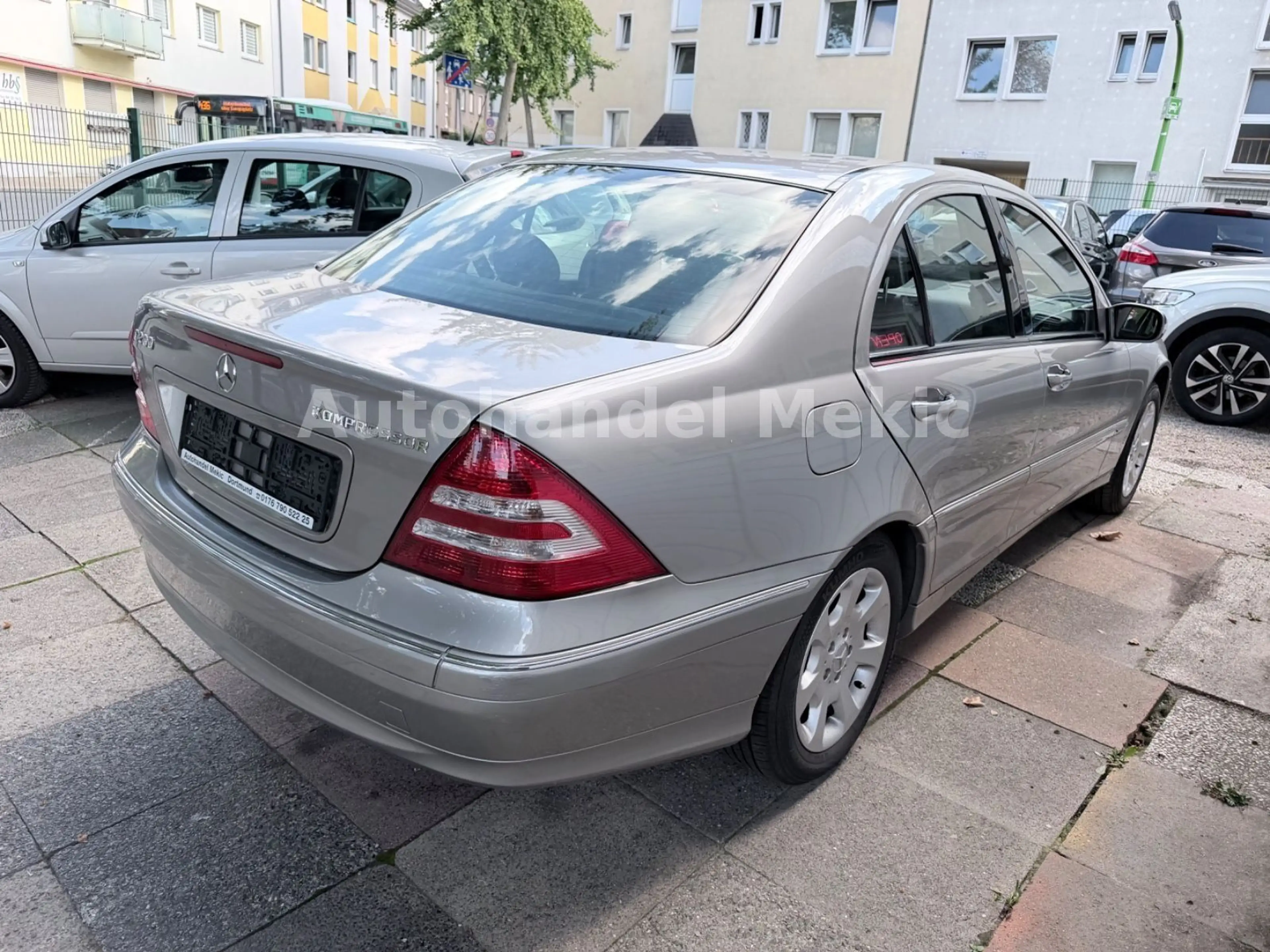 Mercedes-Benz C 200 C Limousine C 200 Kompressor-Automatik — photo 4