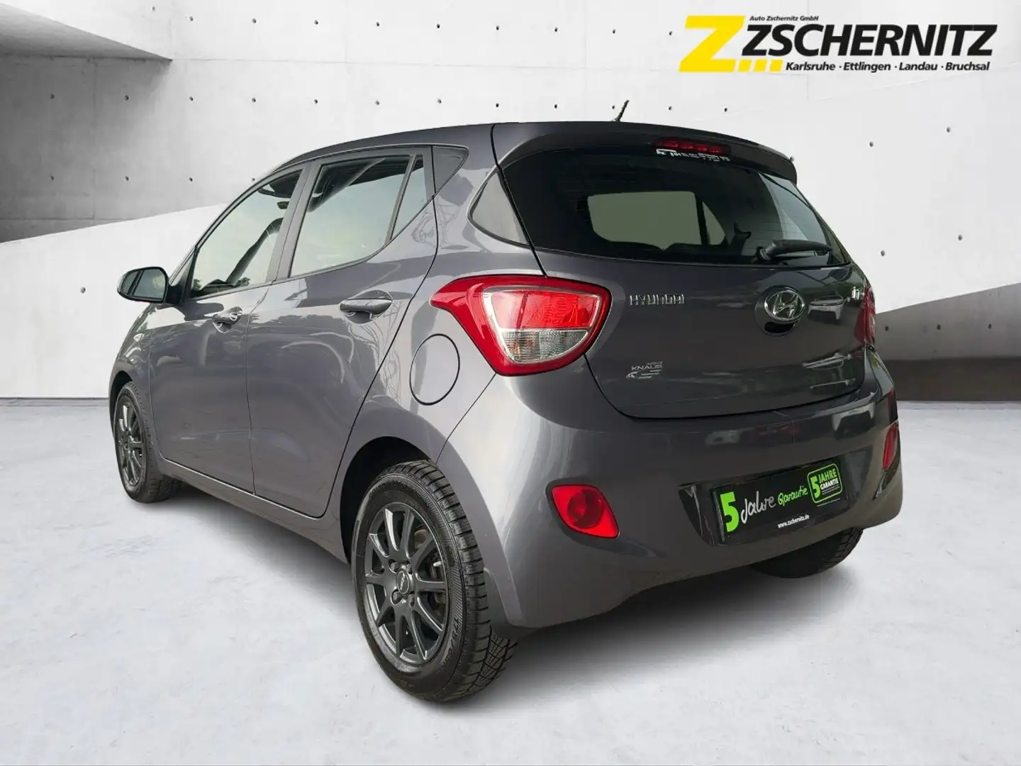 Hyundai i10 1.0 Gris - 2