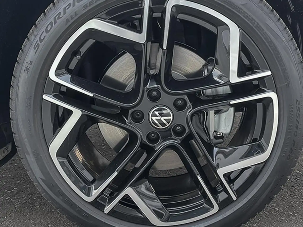 Volkswagen Tiguan снимка Volkswagen Tiguan